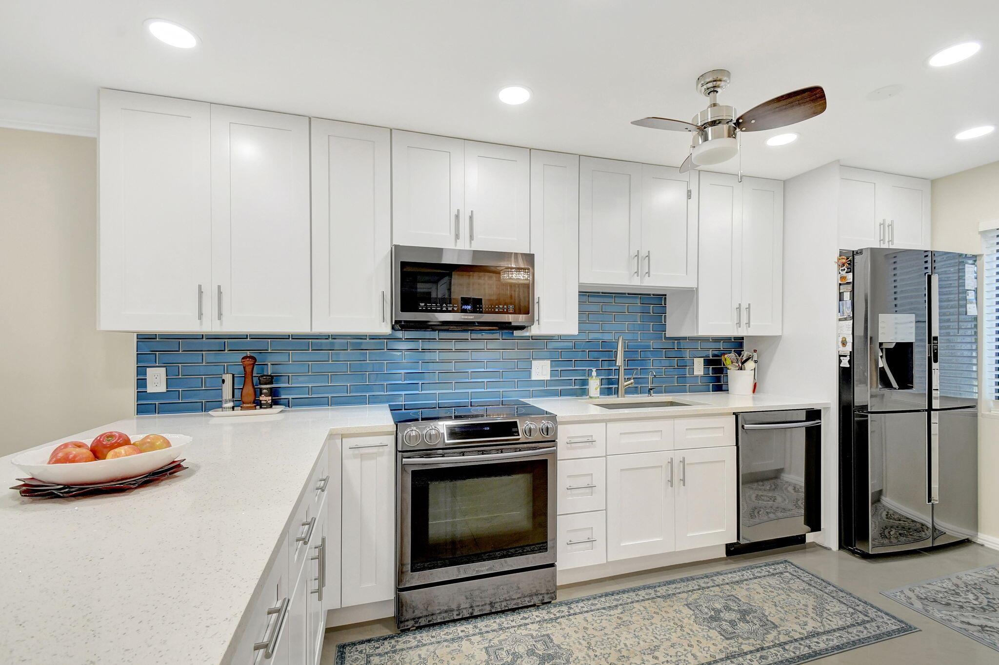 Properties 4822 Esedra Court #208