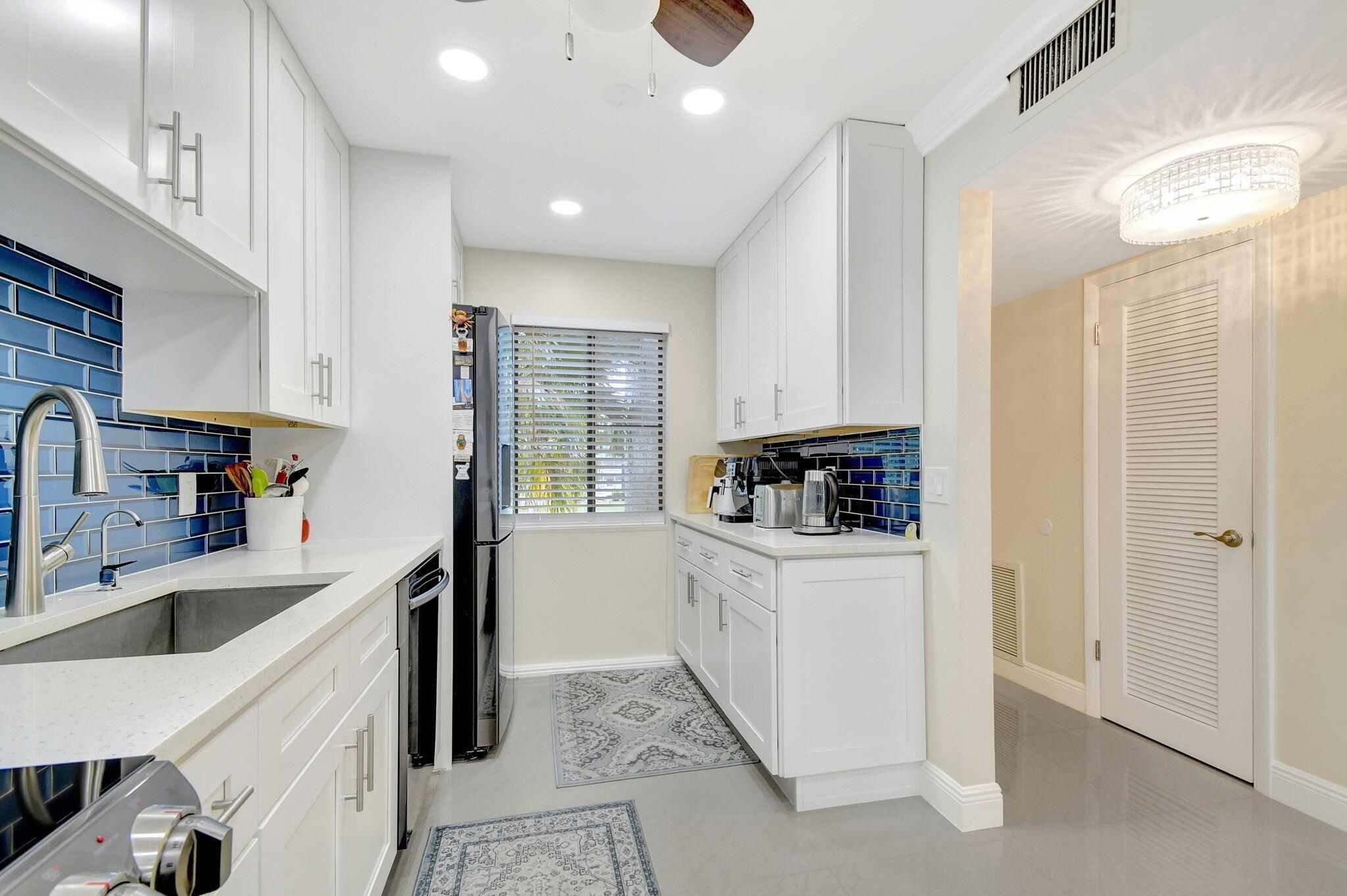 Properties 4822 Esedra Court #208