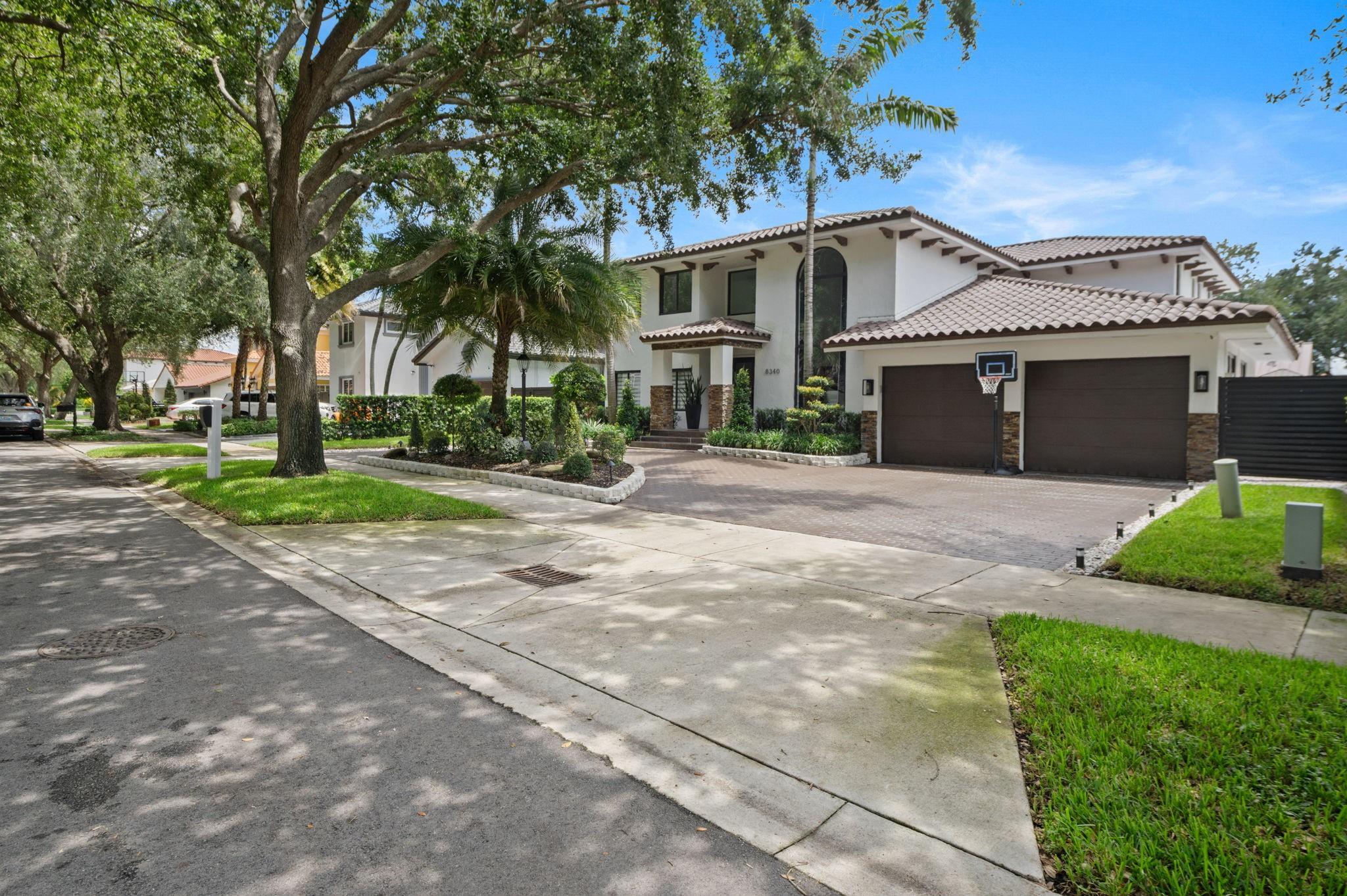 8340 NW 167th Ter