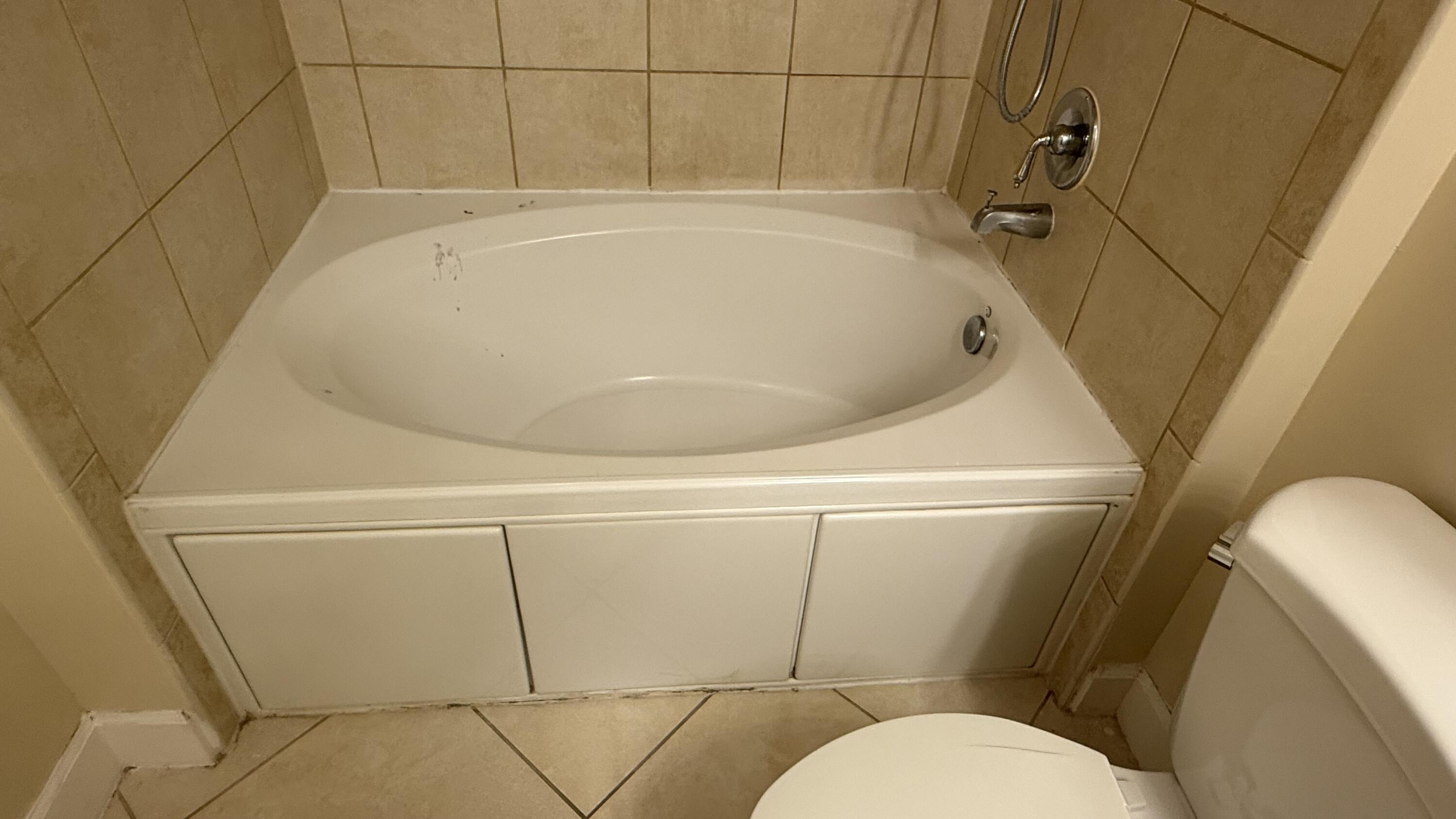 VIZCAYA LAKES CONDO - Residential Lease