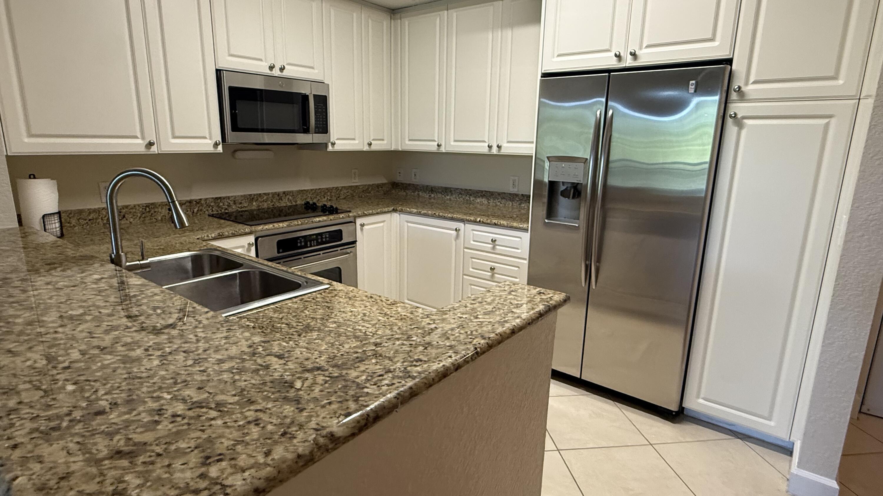 VIZCAYA LAKES CONDO - Residential Lease