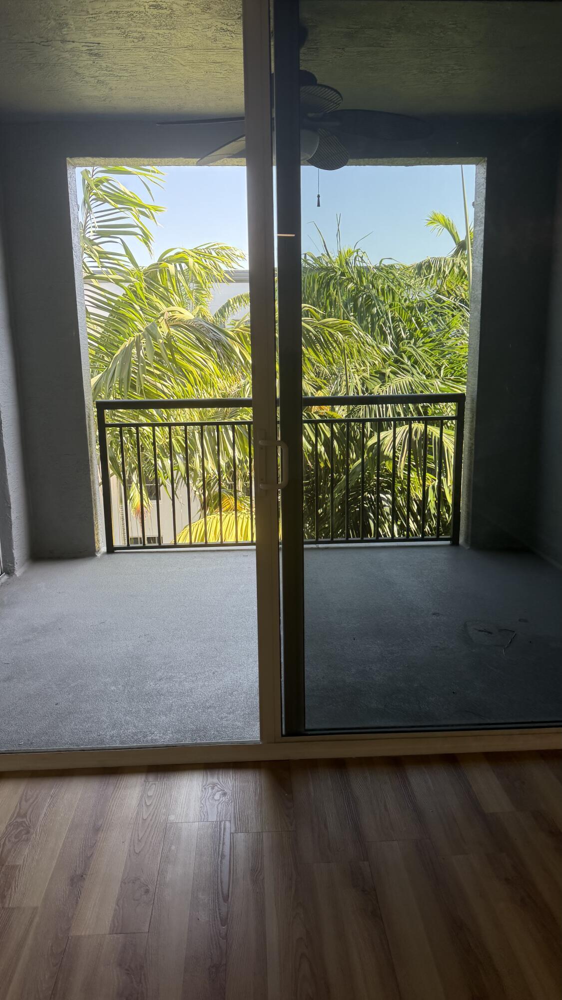 VIZCAYA LAKES CONDO - Residential Lease