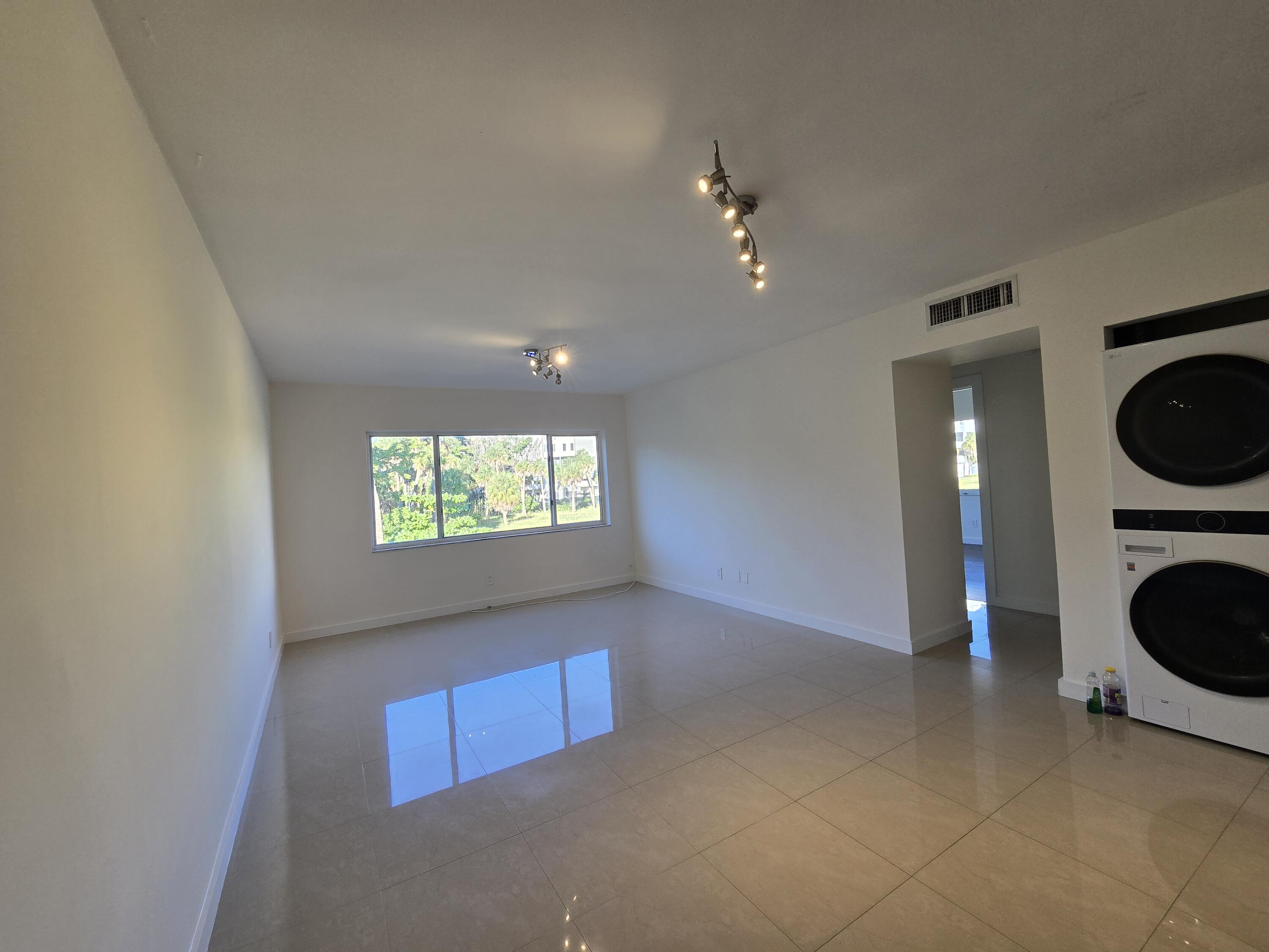 PARK PLACE AT POMPANO CON - Residential