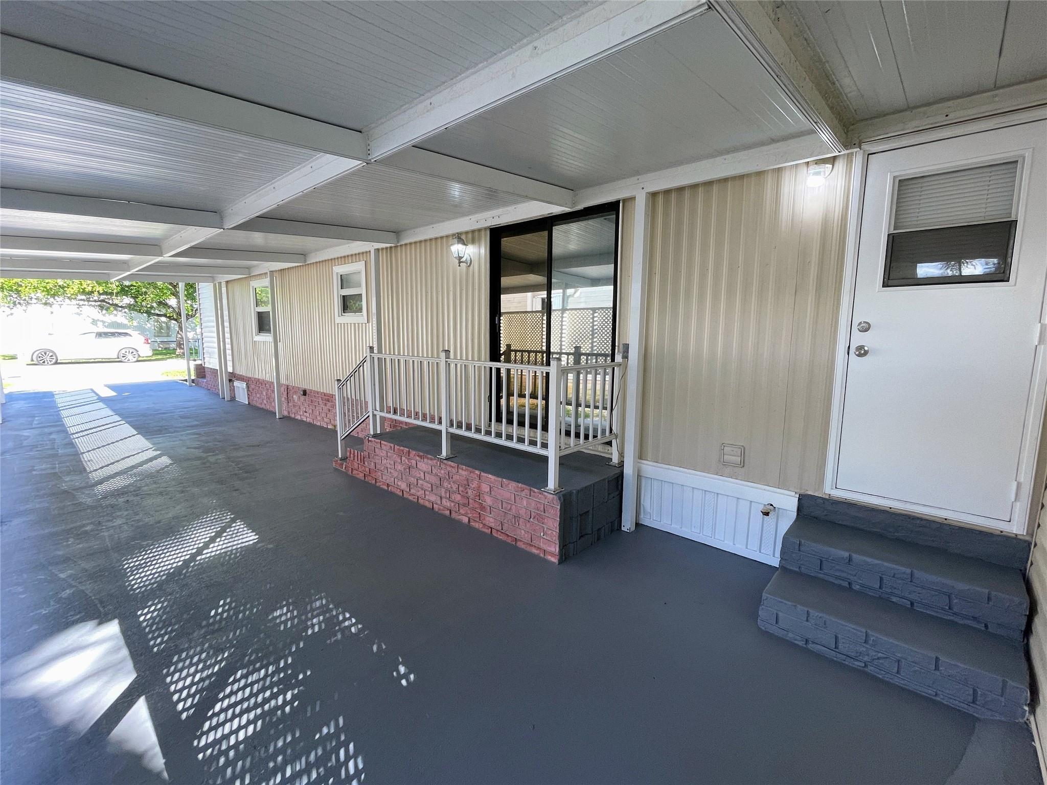 View photos, virtual tours, details... 5130 SW 30th Ave