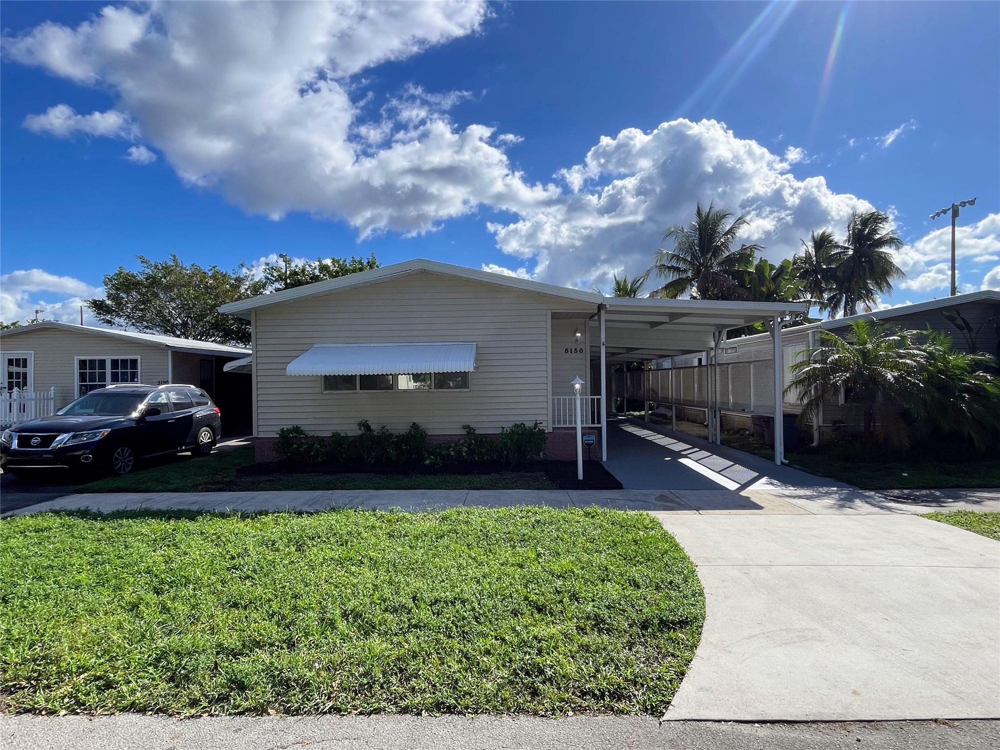 View photos, virtual tours, details... 5130 SW 30th Ave