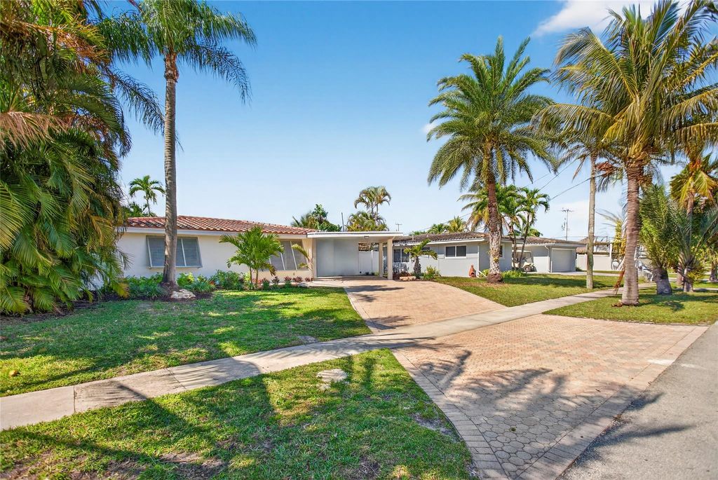 Photo of 601 SE 5th Terrace, Pompano Beach, FL 33060 (MLS # F10552834)