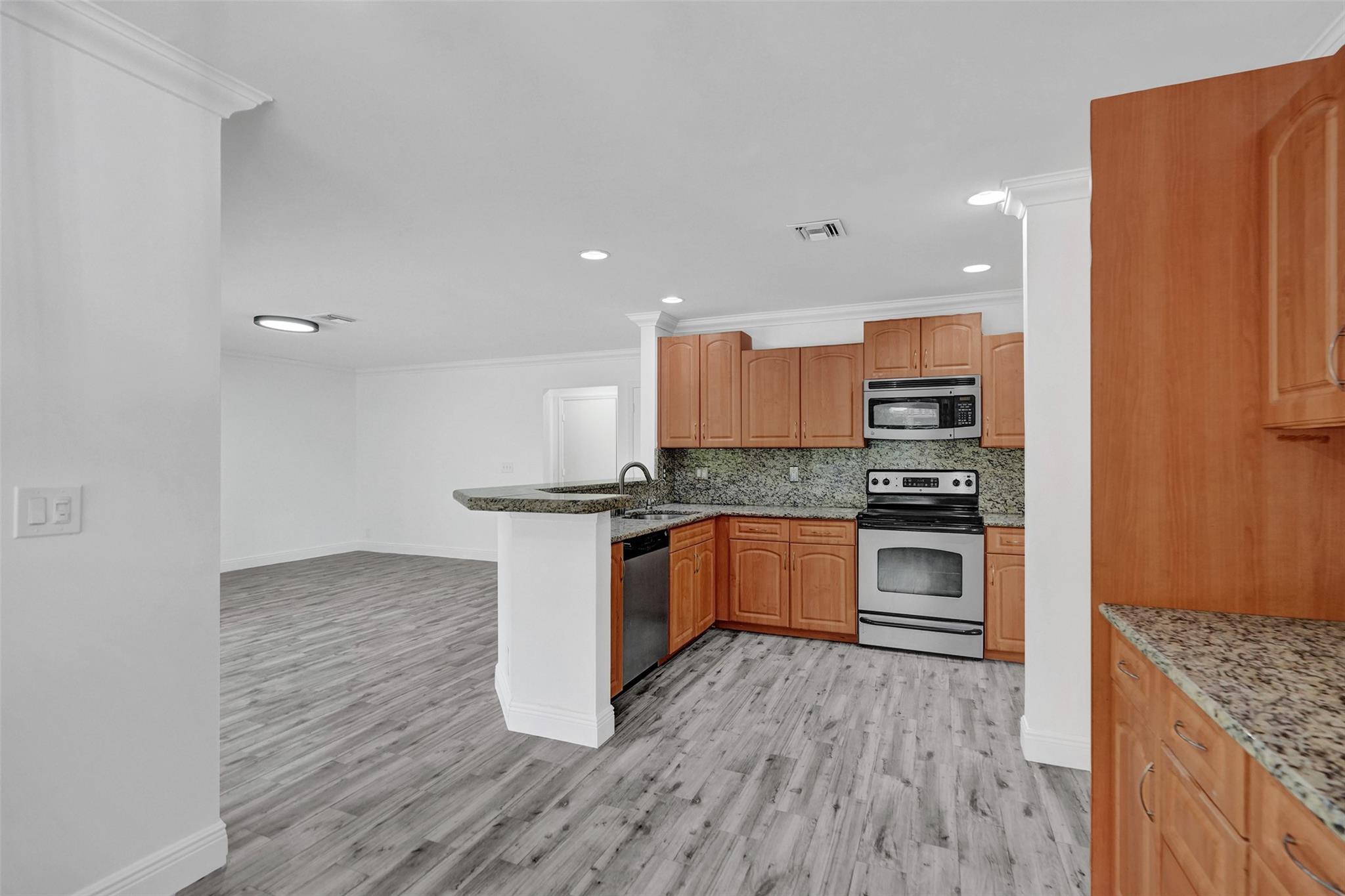 Pine Ridge 112-37 B - Residential