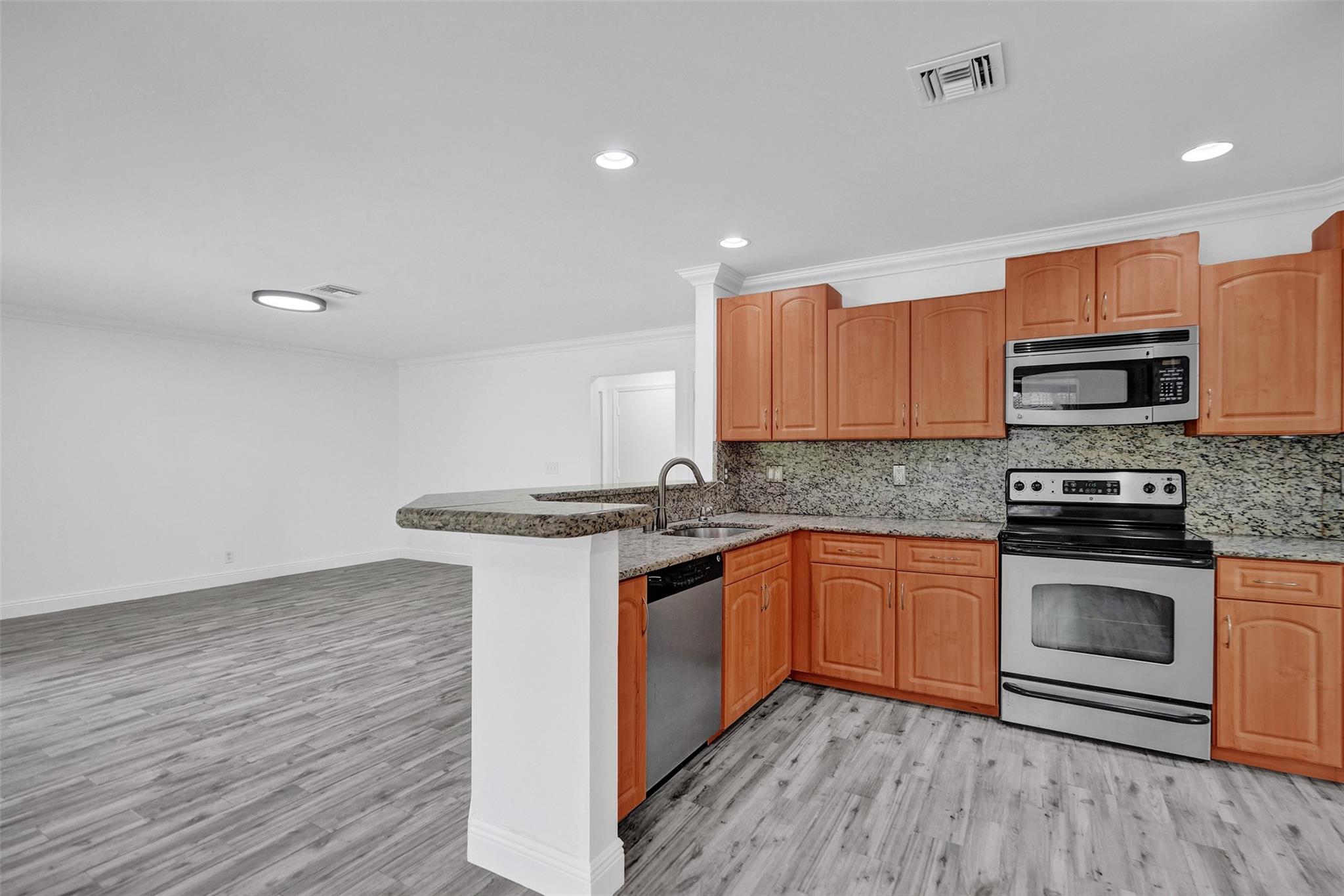 Pine Ridge 112-37 B - Residential