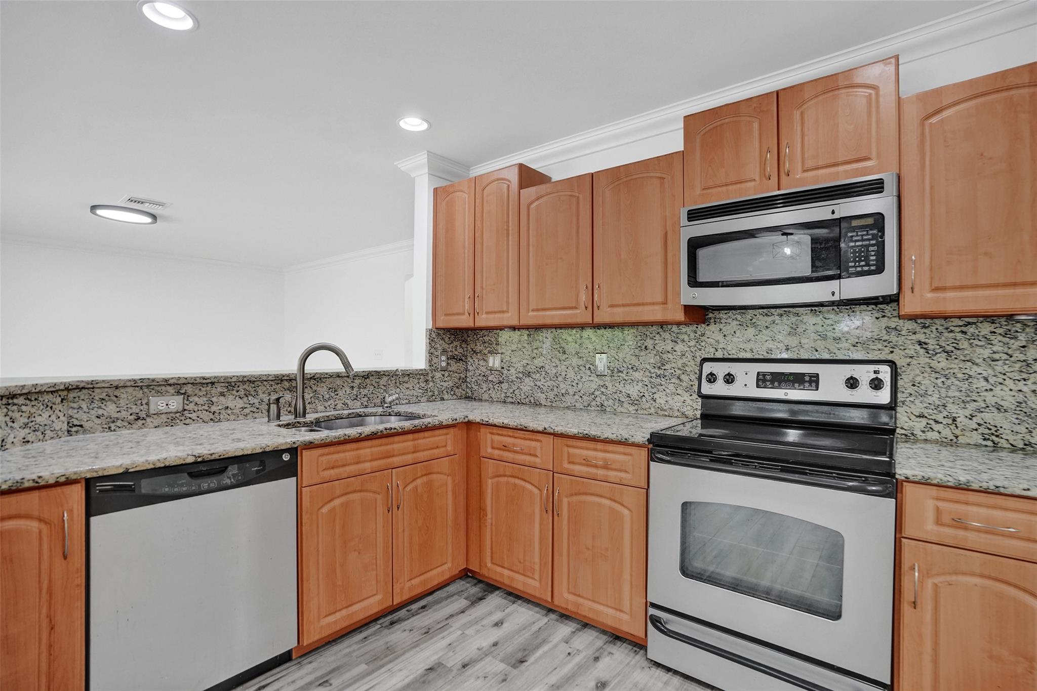 Pine Ridge 112-37 B - Residential