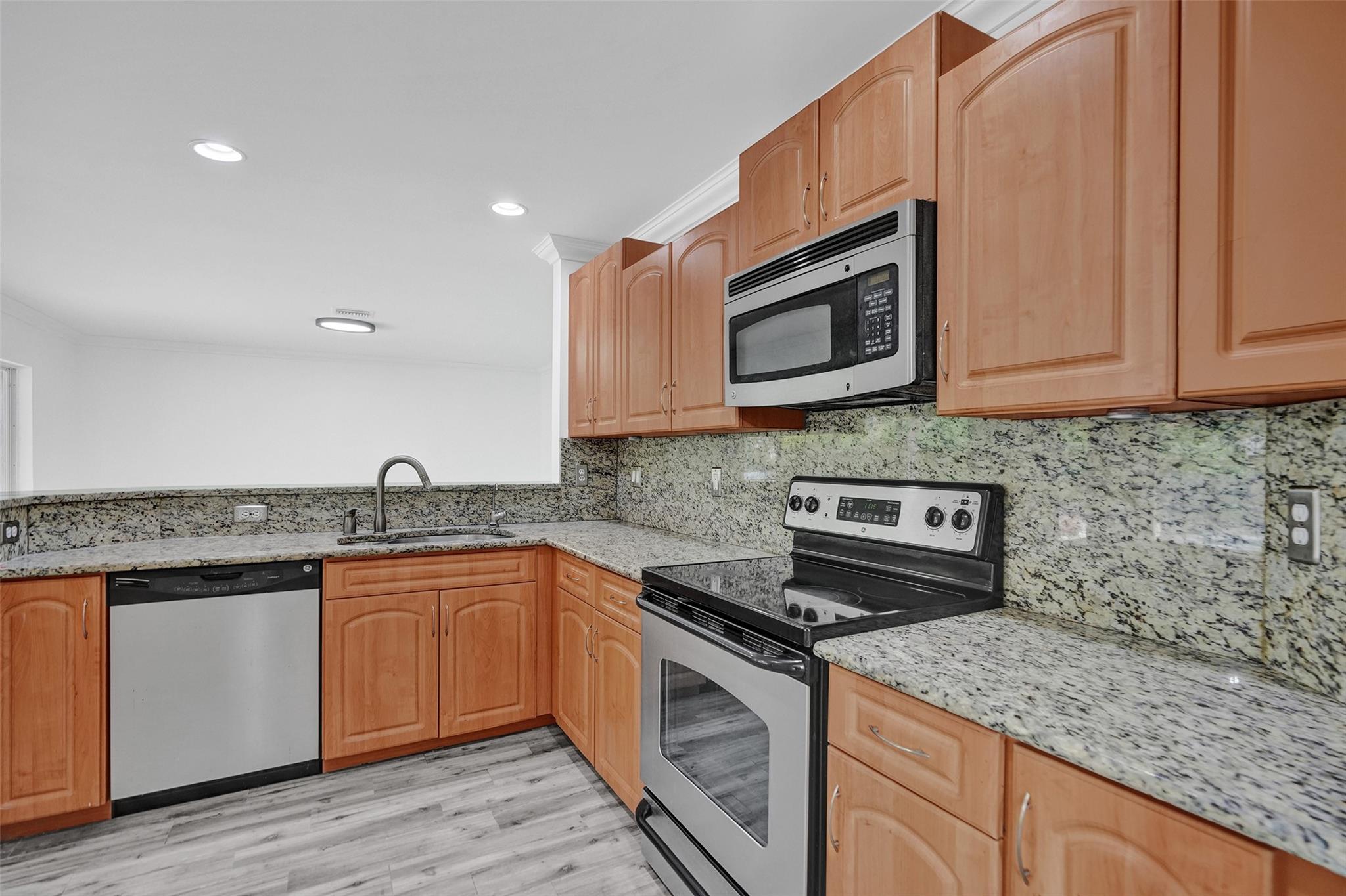 Pine Ridge 112-37 B - Residential