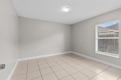 PORT ST LUCIE SECTION 19 - Residential Lease