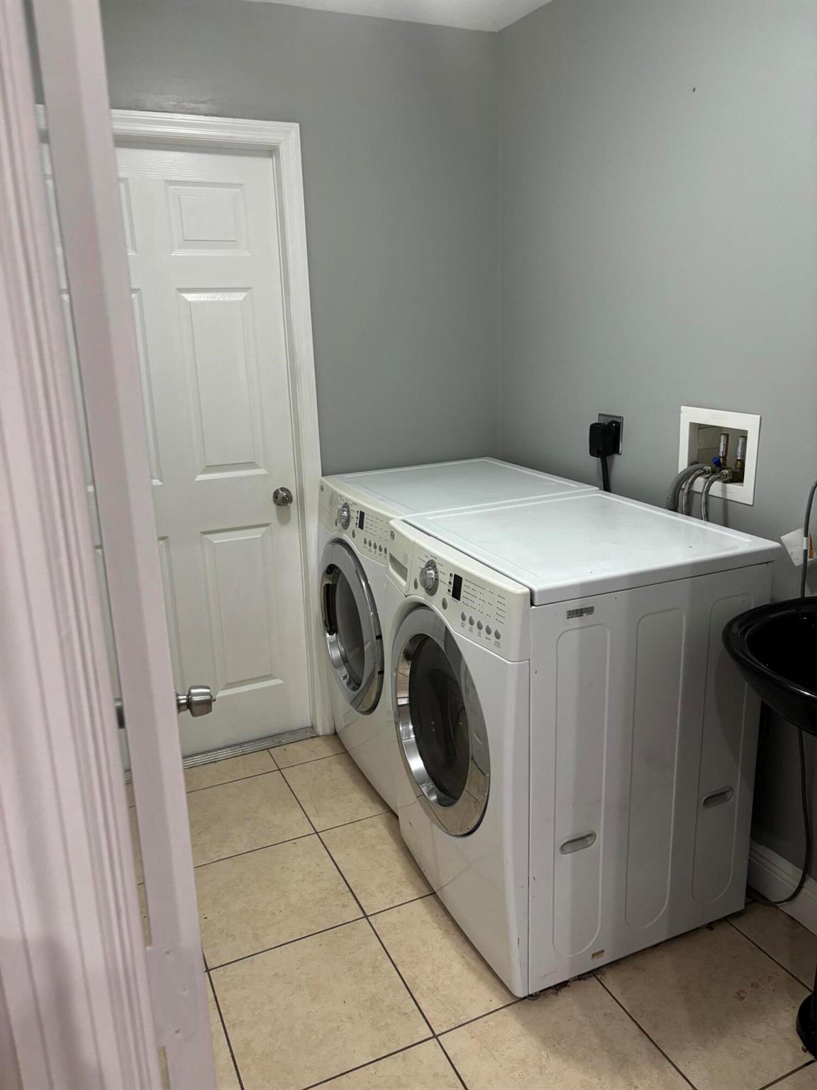 PORT ST LUCIE SECTION 19 - Residential Lease