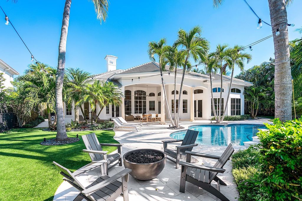 Photo of 2083 Thatch Palm Drive, Boca Raton, FL 33432 (MLS # R10872200)