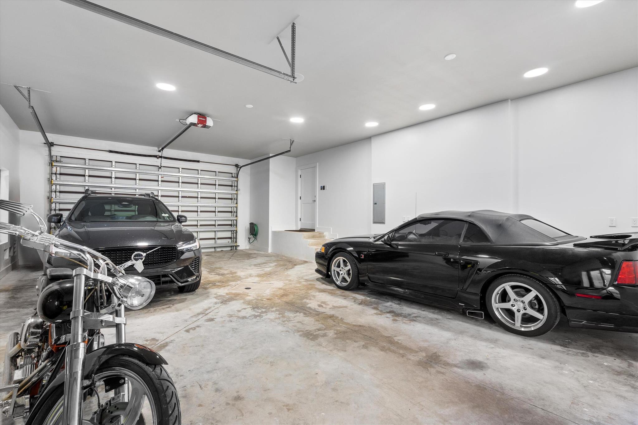 TRADE WINDS ESTATES FIRST - Residential