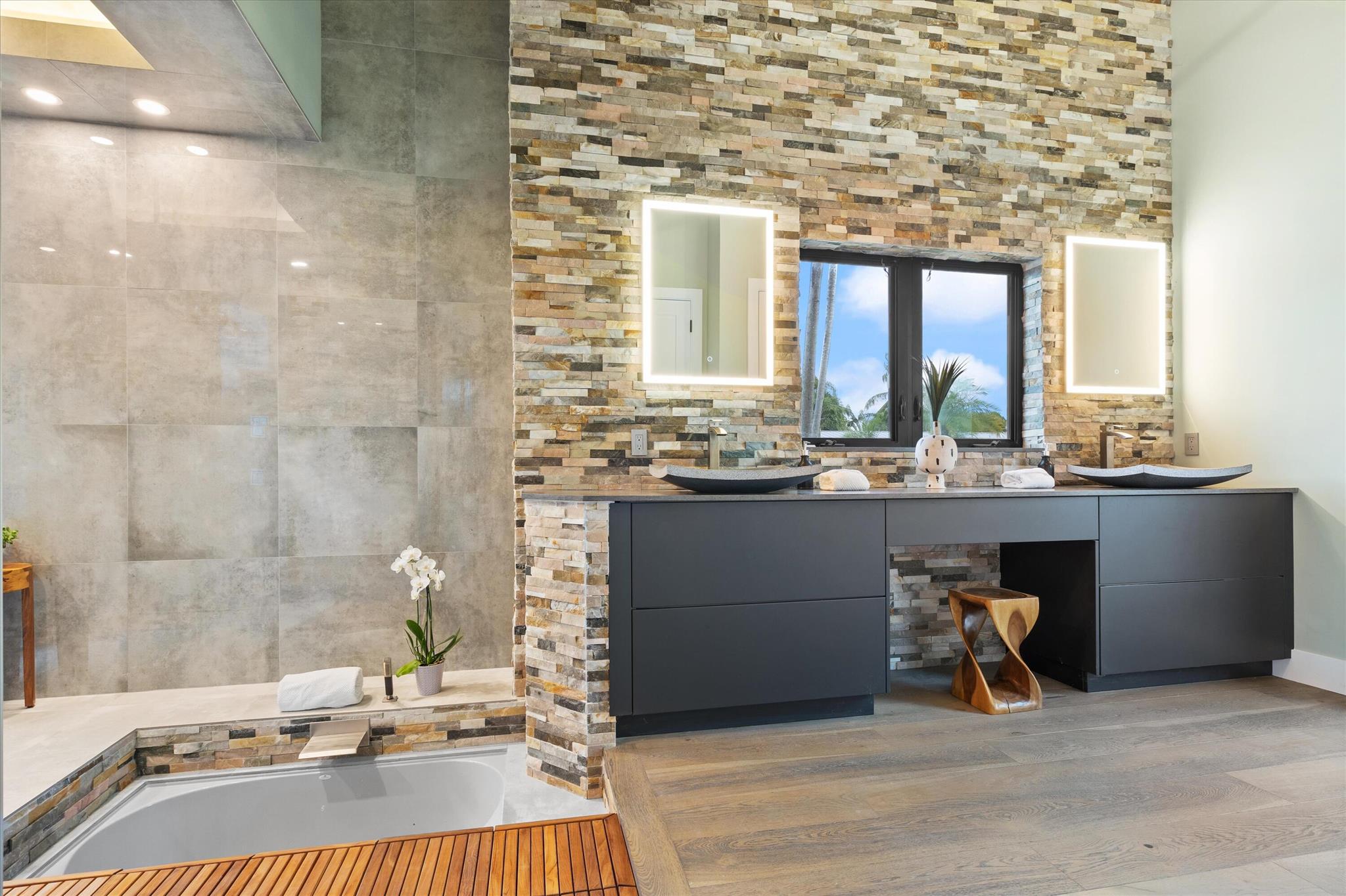 TRADE WINDS ESTATES FIRST - Residential