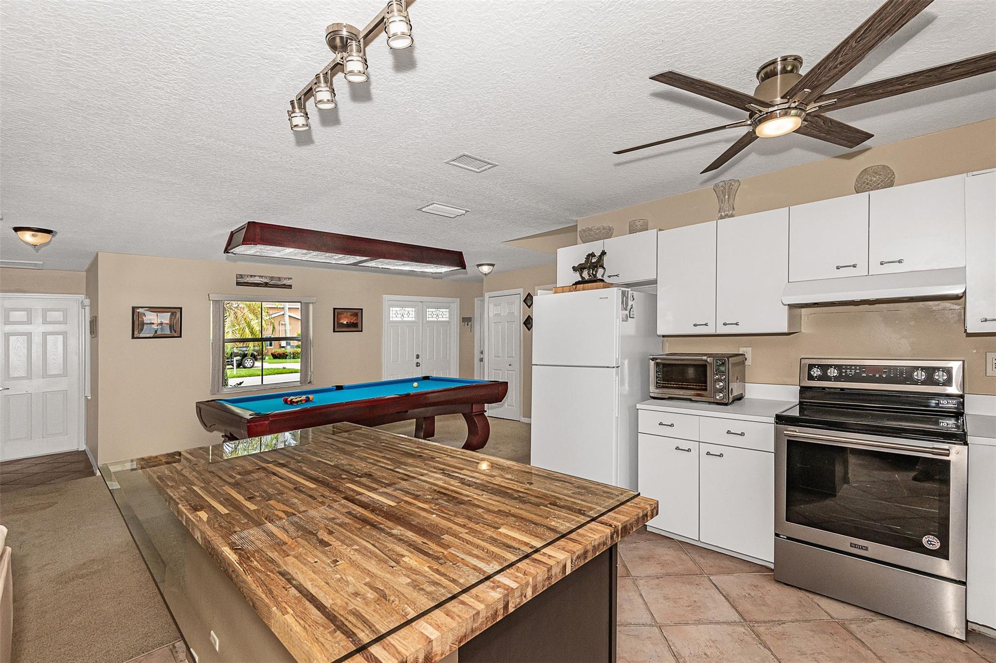 Banyan Estates 139-36 B - Residential