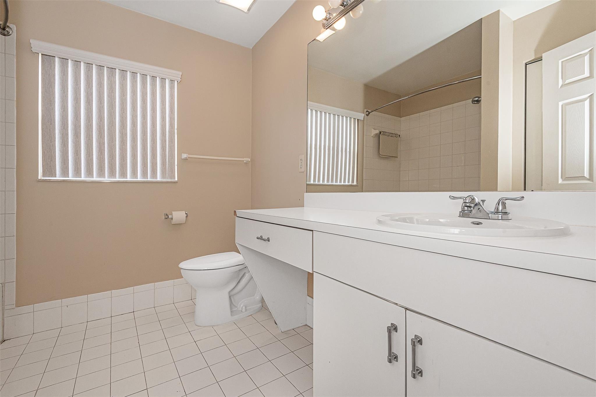 Banyan Estates 139-36 B - Residential