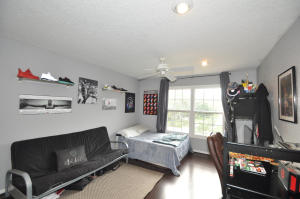 COUNTRYS POINT - Residential Lease