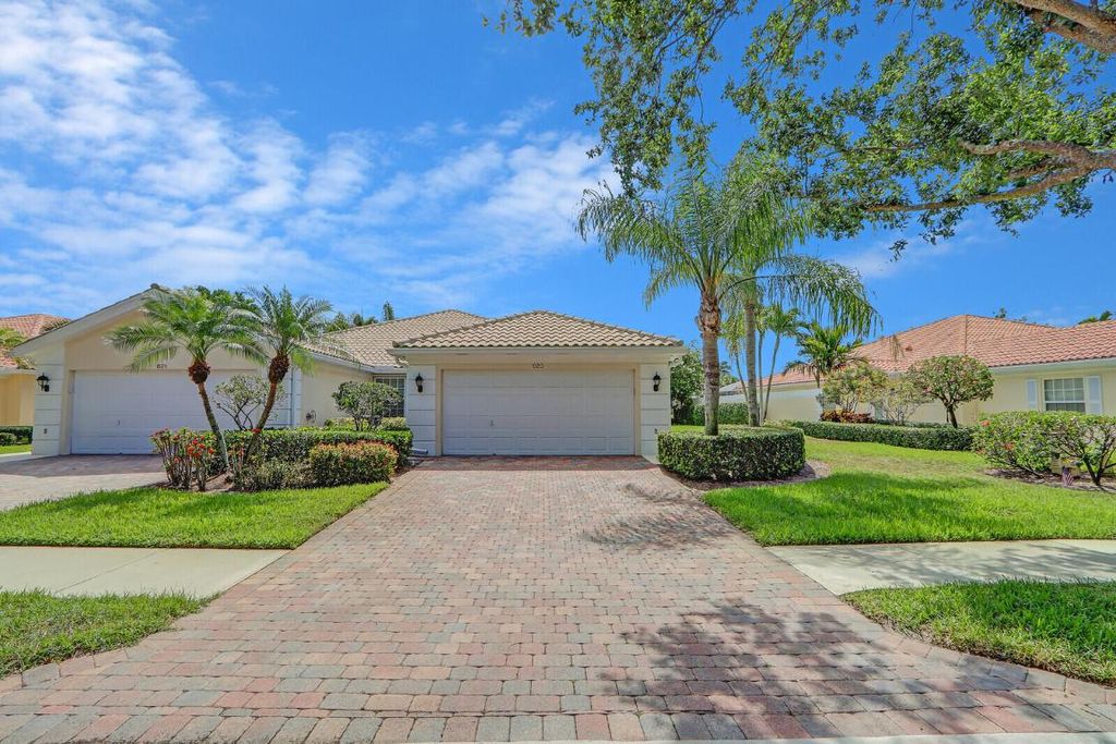 Photo of 623 Hudson Bay Drive, Palm Beach Gardens, FL 33410 (MLS # R10986659)
