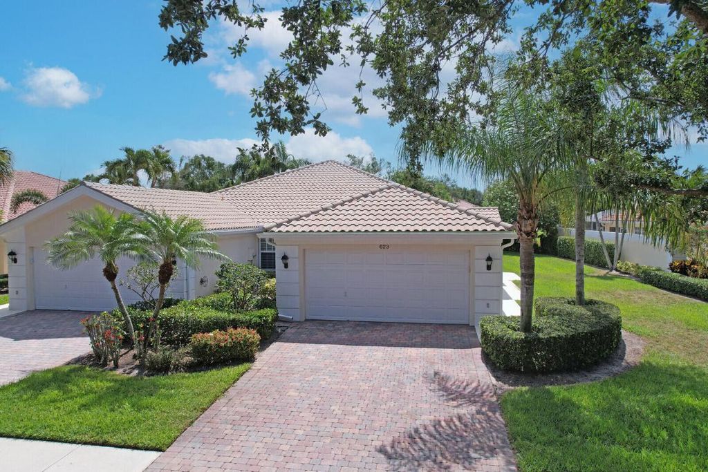 Photo of 623 Hudson Bay Drive, Palm Beach Gardens, FL 33410 (MLS # R10986659)