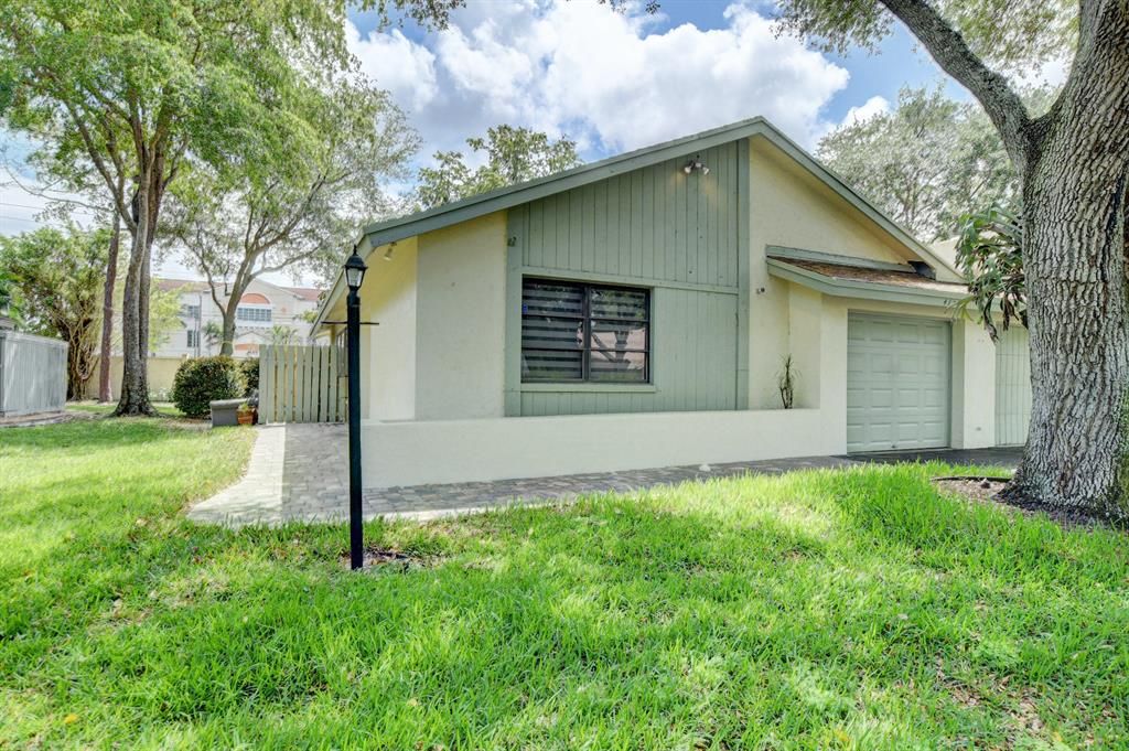 Photo of 4130 Palm Forest Drive S, Delray Beach, FL 33445 (MLS # R10704374)