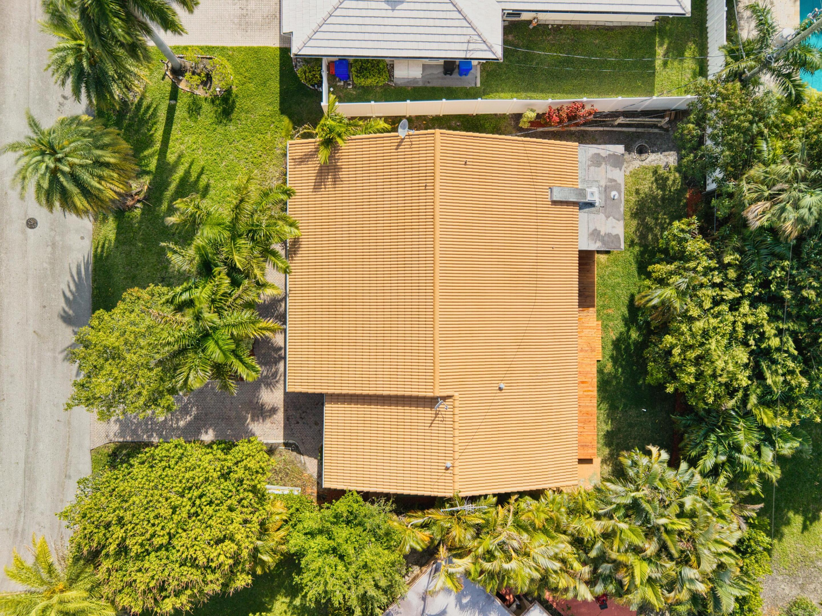 BEVERLY SHORES - Residential