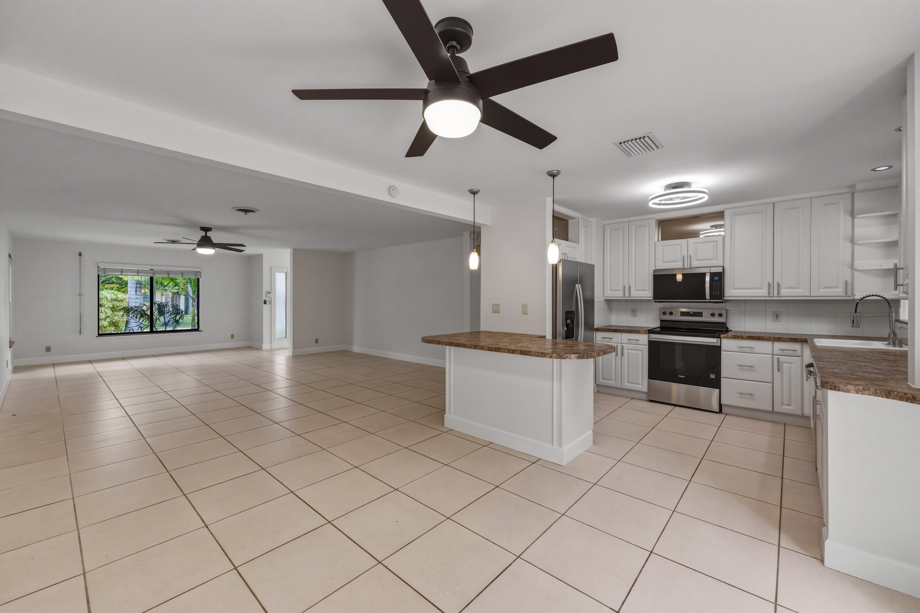 BEVERLY SHORES - Residential