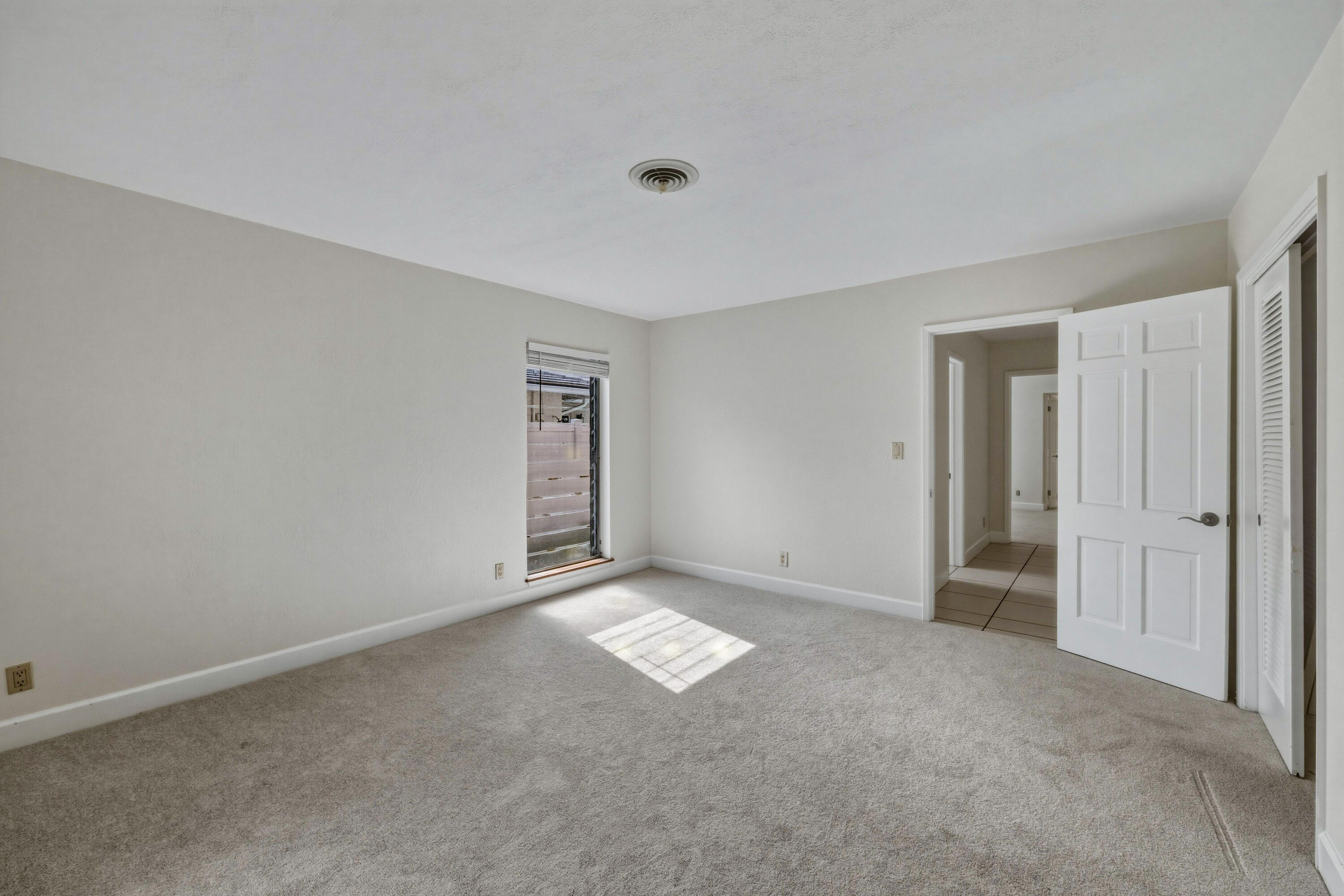 BEVERLY SHORES - Residential
