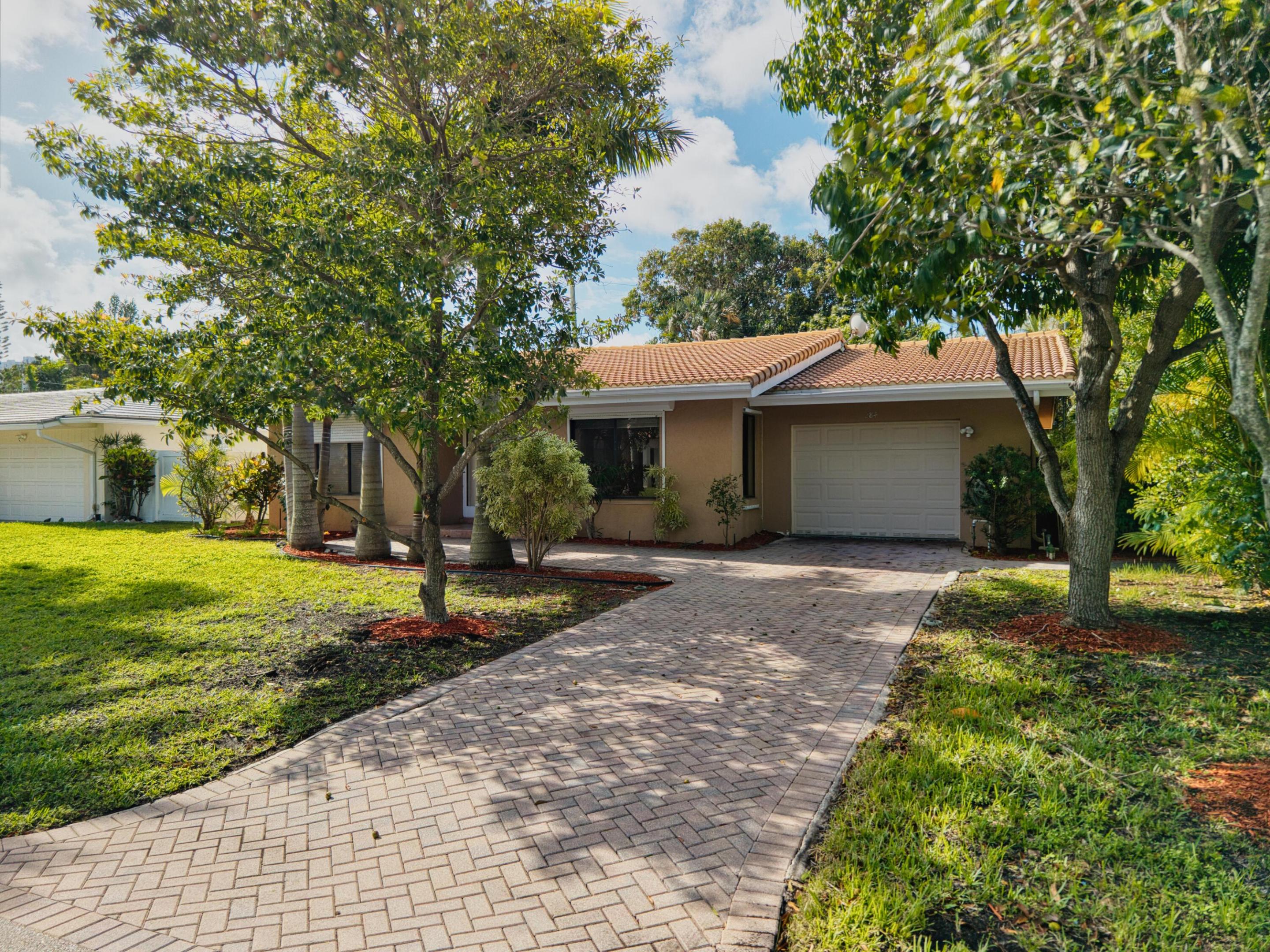 BEVERLY SHORES - Residential
