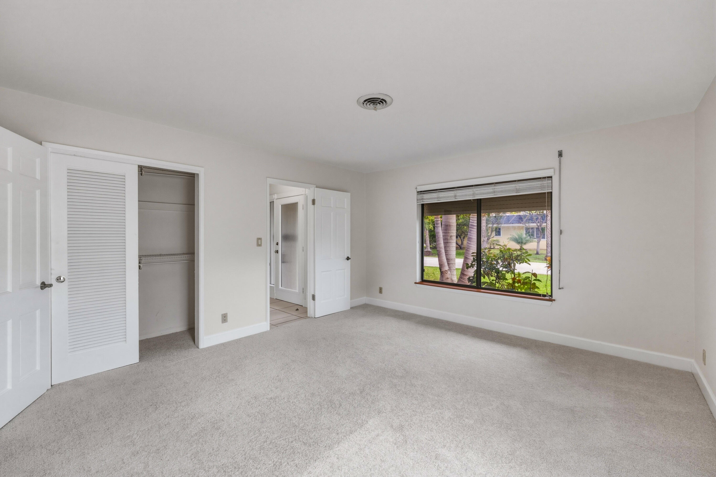 BEVERLY SHORES - Residential