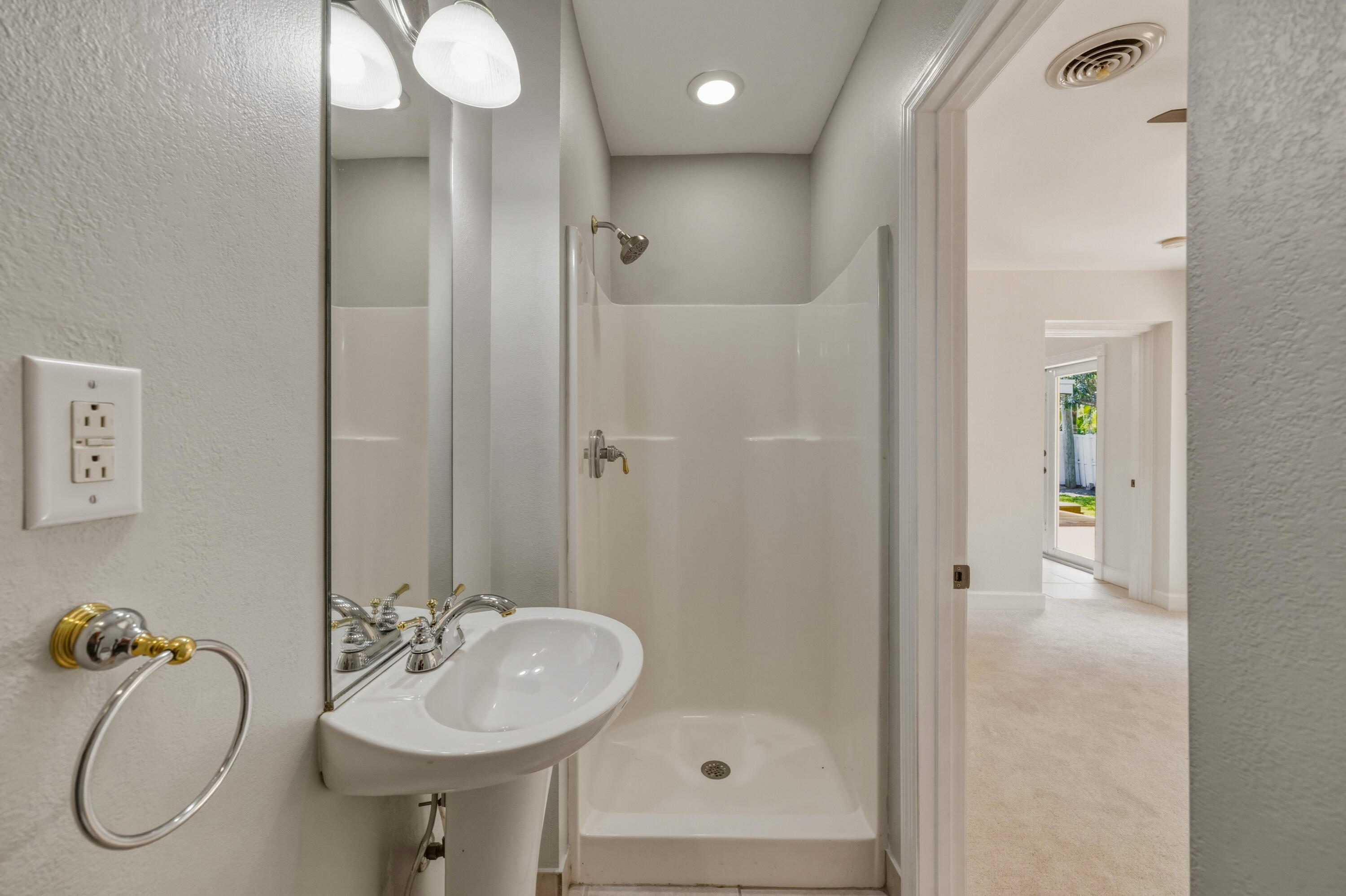 BEVERLY SHORES - Residential