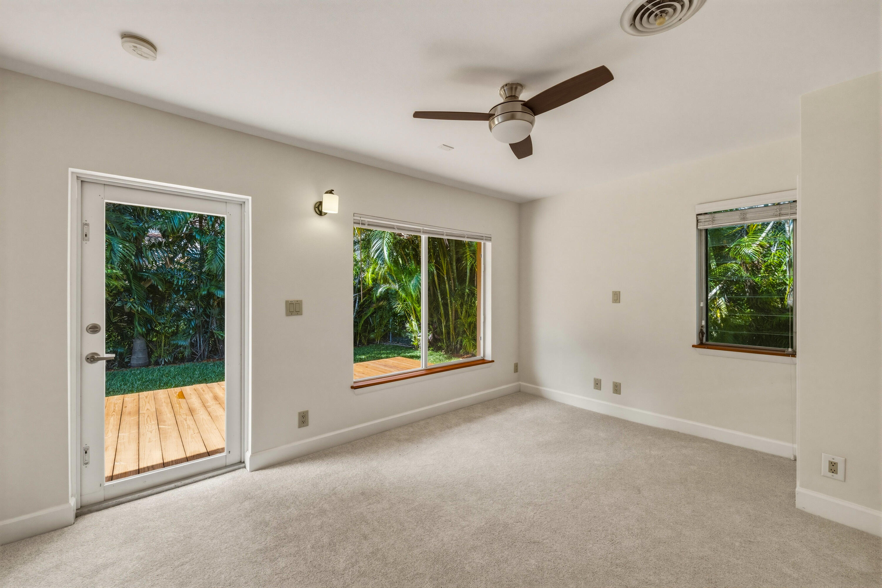 BEVERLY SHORES - Residential