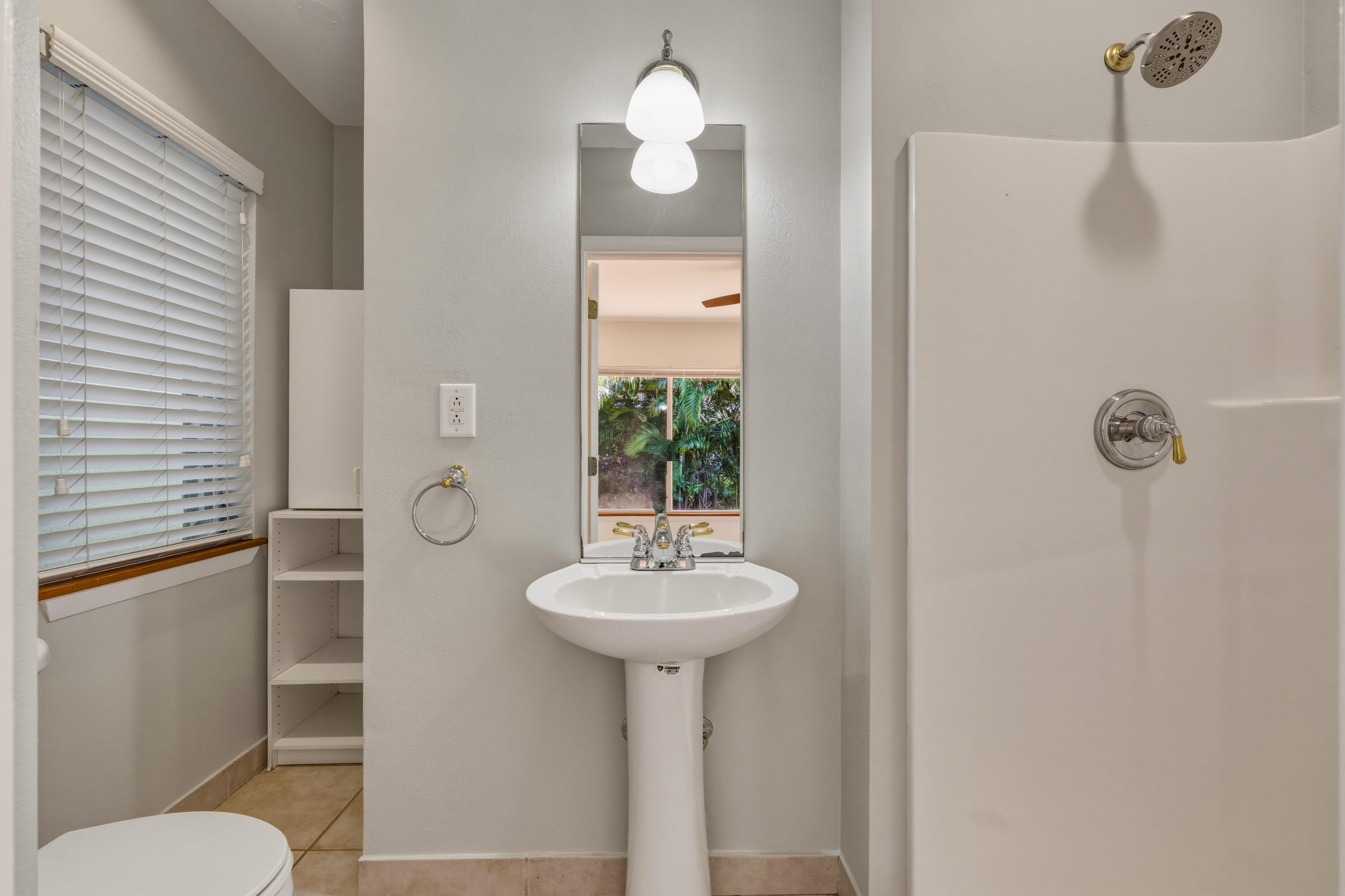 BEVERLY SHORES - Residential