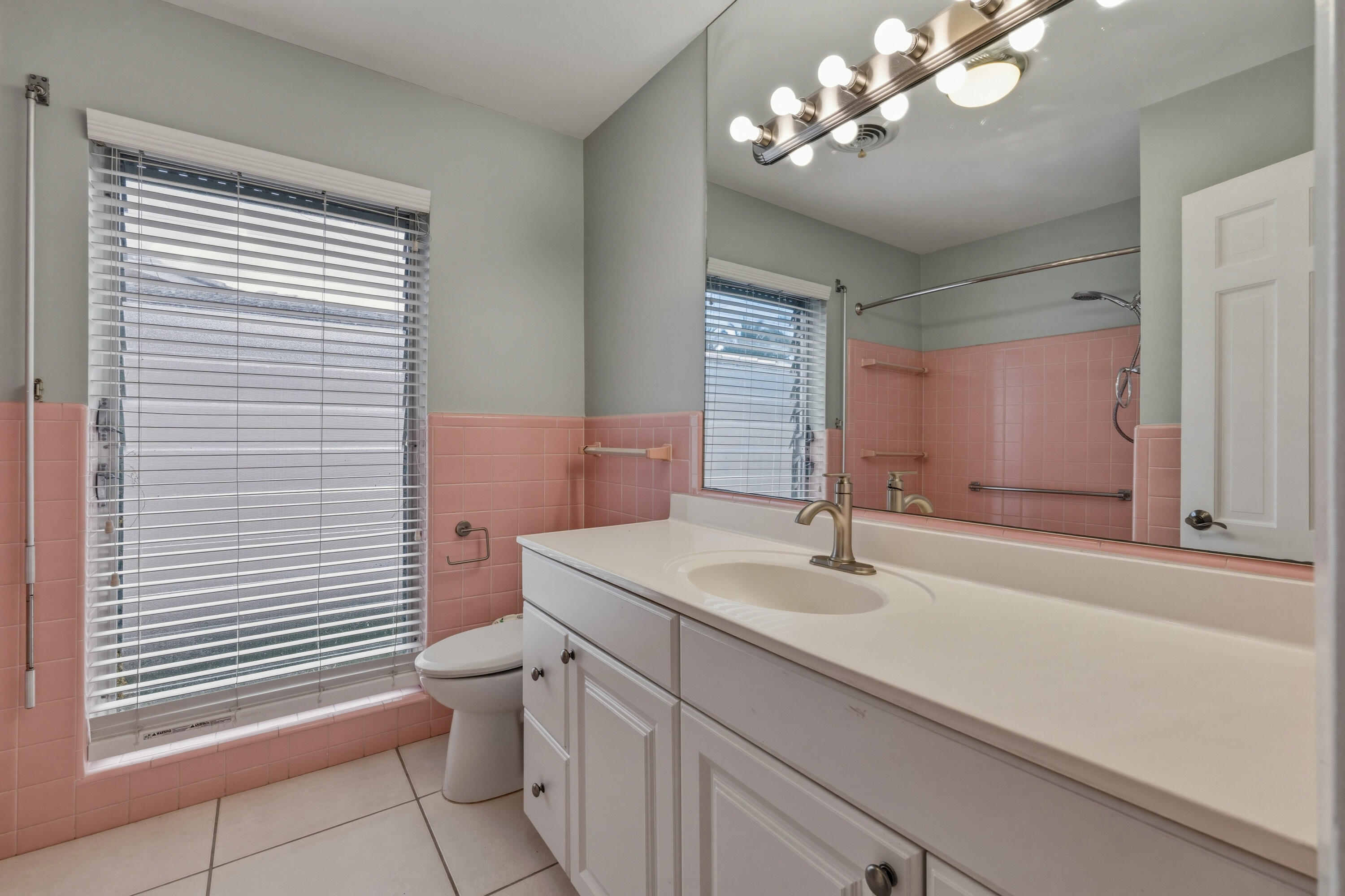 BEVERLY SHORES - Residential