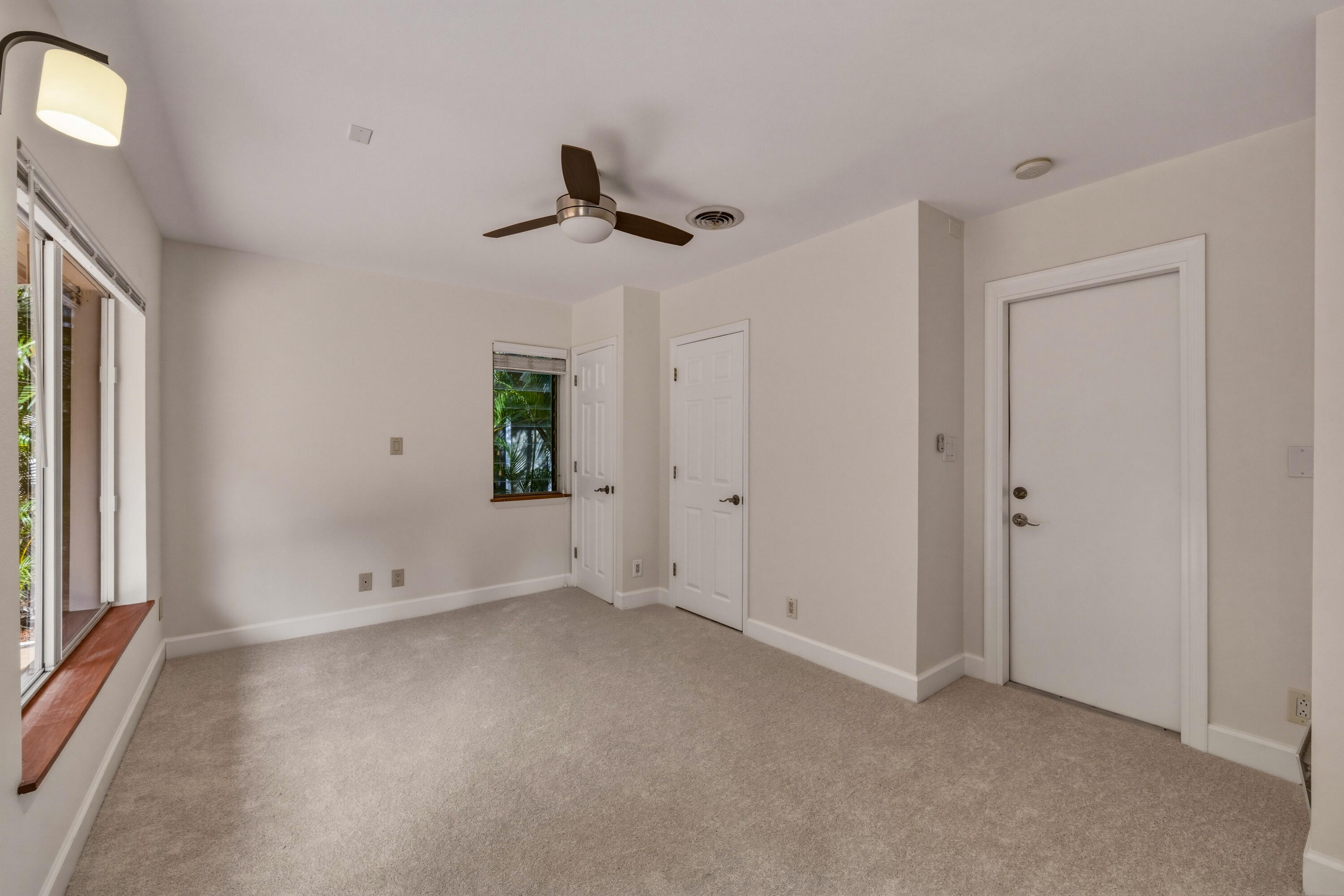 BEVERLY SHORES - Residential