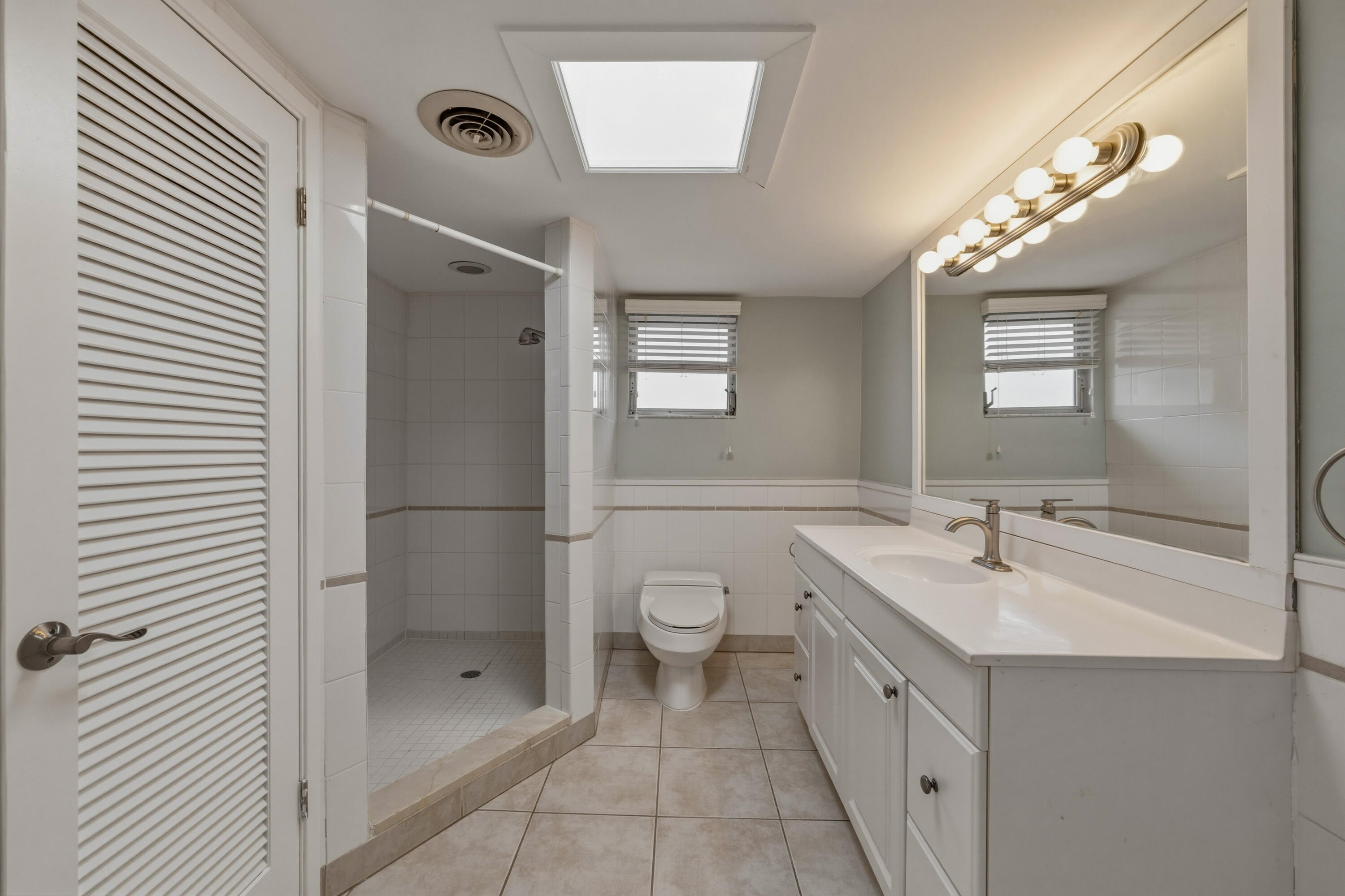 BEVERLY SHORES - Residential