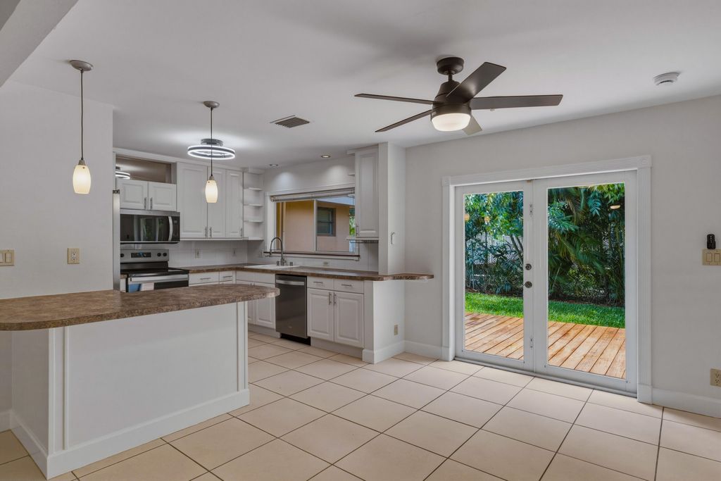 Photo of 284 Allenwood Drive, Lauderdale By The Sea, FL 33308 (MLS # B26027231)