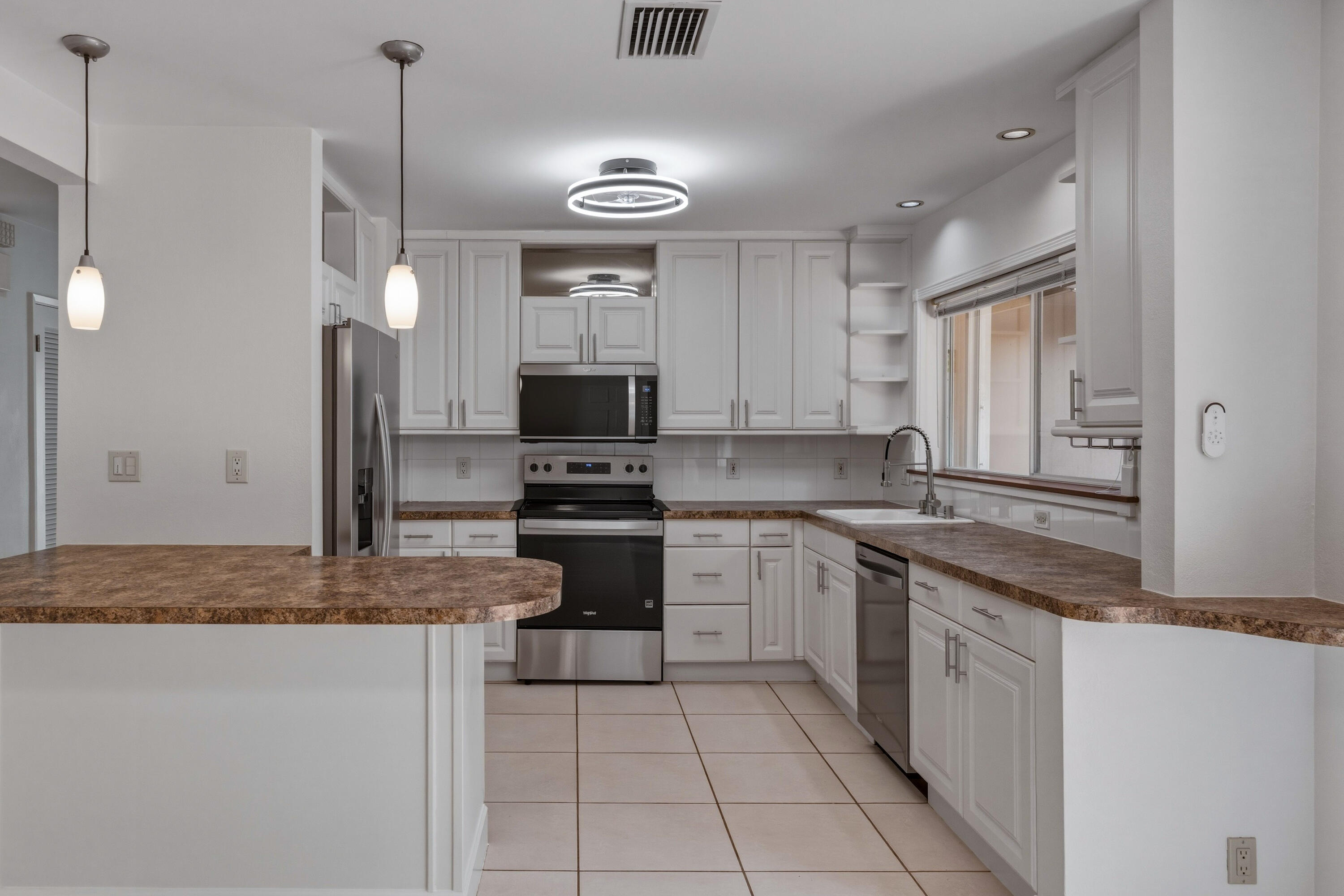 BEVERLY SHORES - Residential