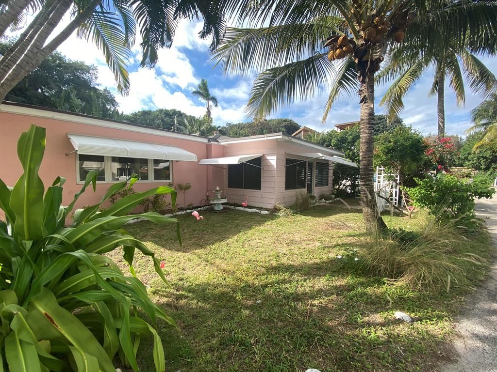 Photo of 11 Surf Road, Boynton Beach, FL 33435 (MLS # R10771892)