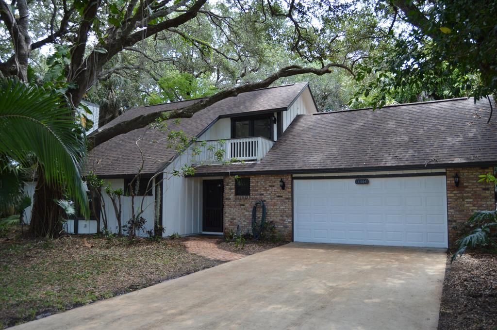 Photo of 11054 Oak Way Circle, Palm Beach Gardens, FL 33410 (MLS # R10806205)