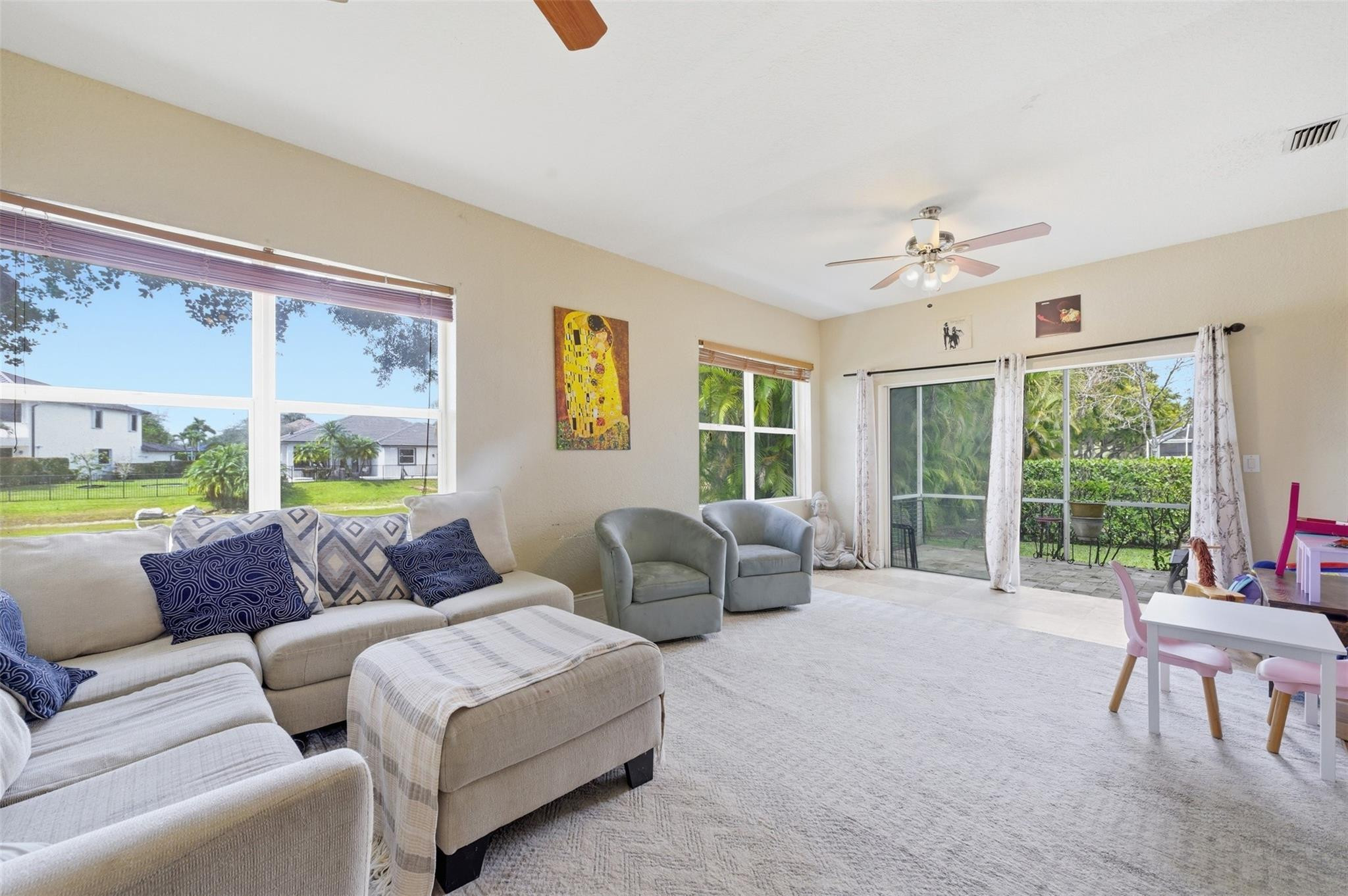 KENSINGTON MANOR - Residential