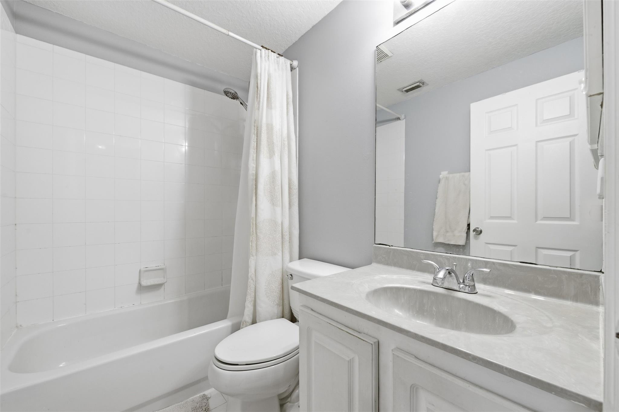 KENSINGTON MANOR - Residential