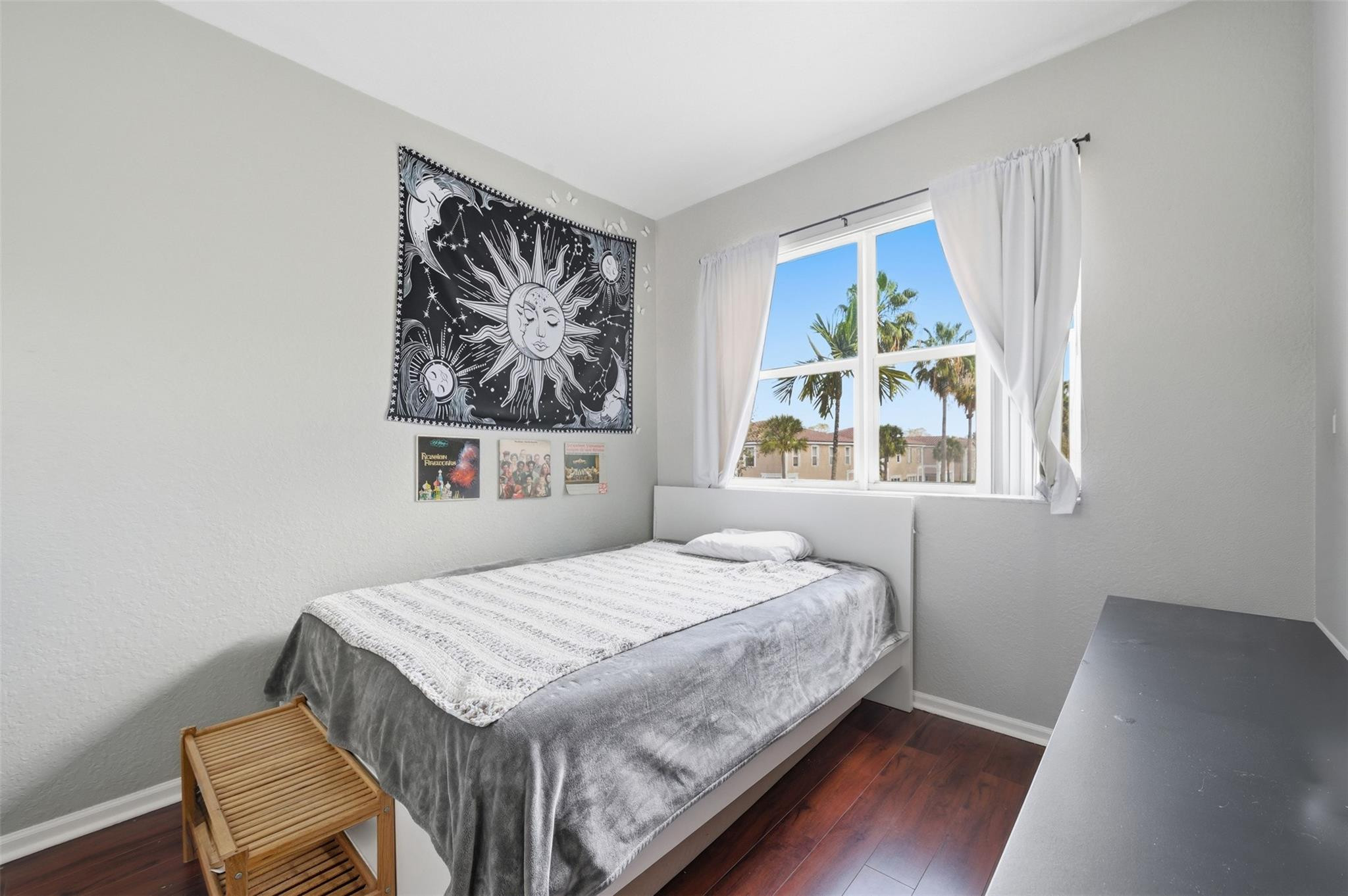 KENSINGTON MANOR - Residential