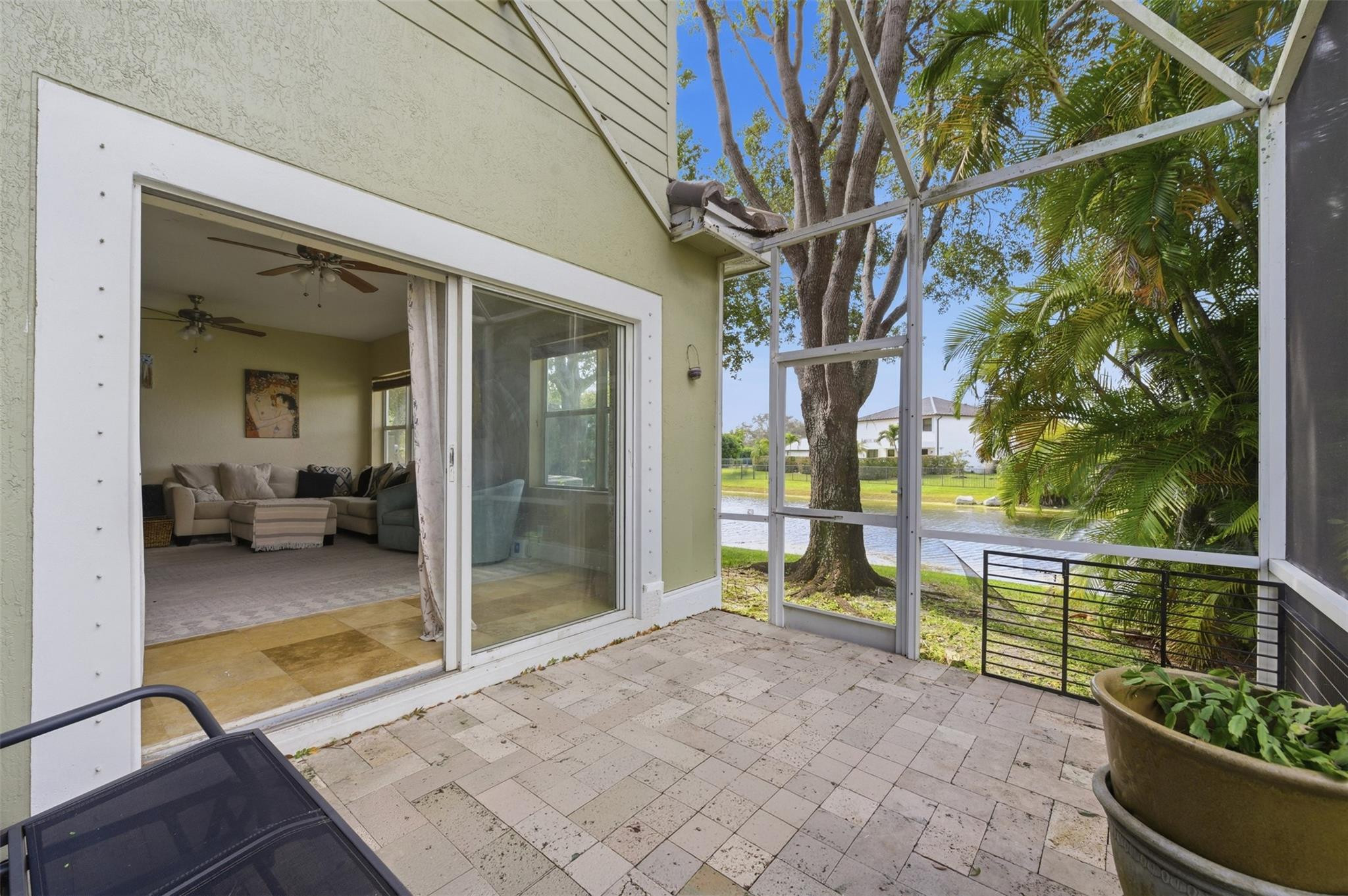 KENSINGTON MANOR - Residential