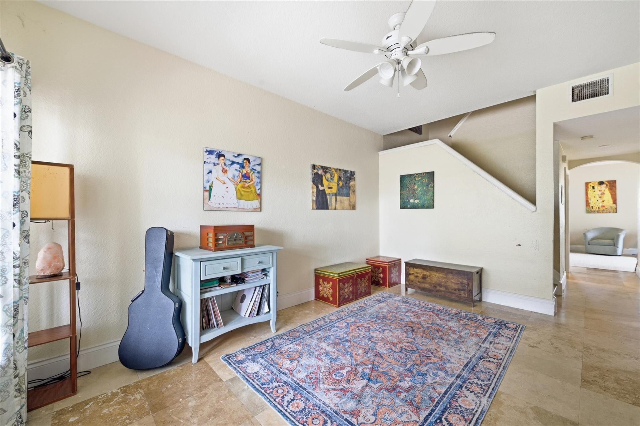 KENSINGTON MANOR - Residential