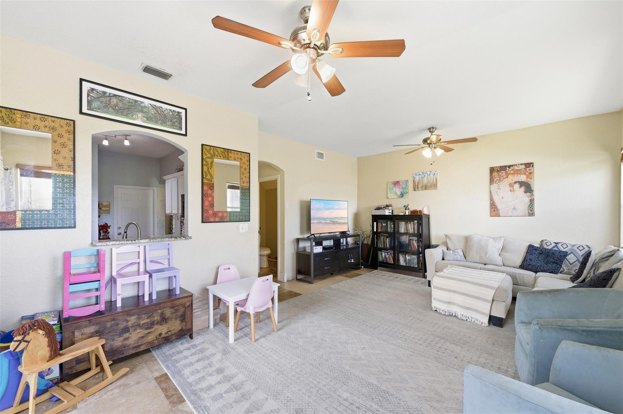 KENSINGTON MANOR - Residential