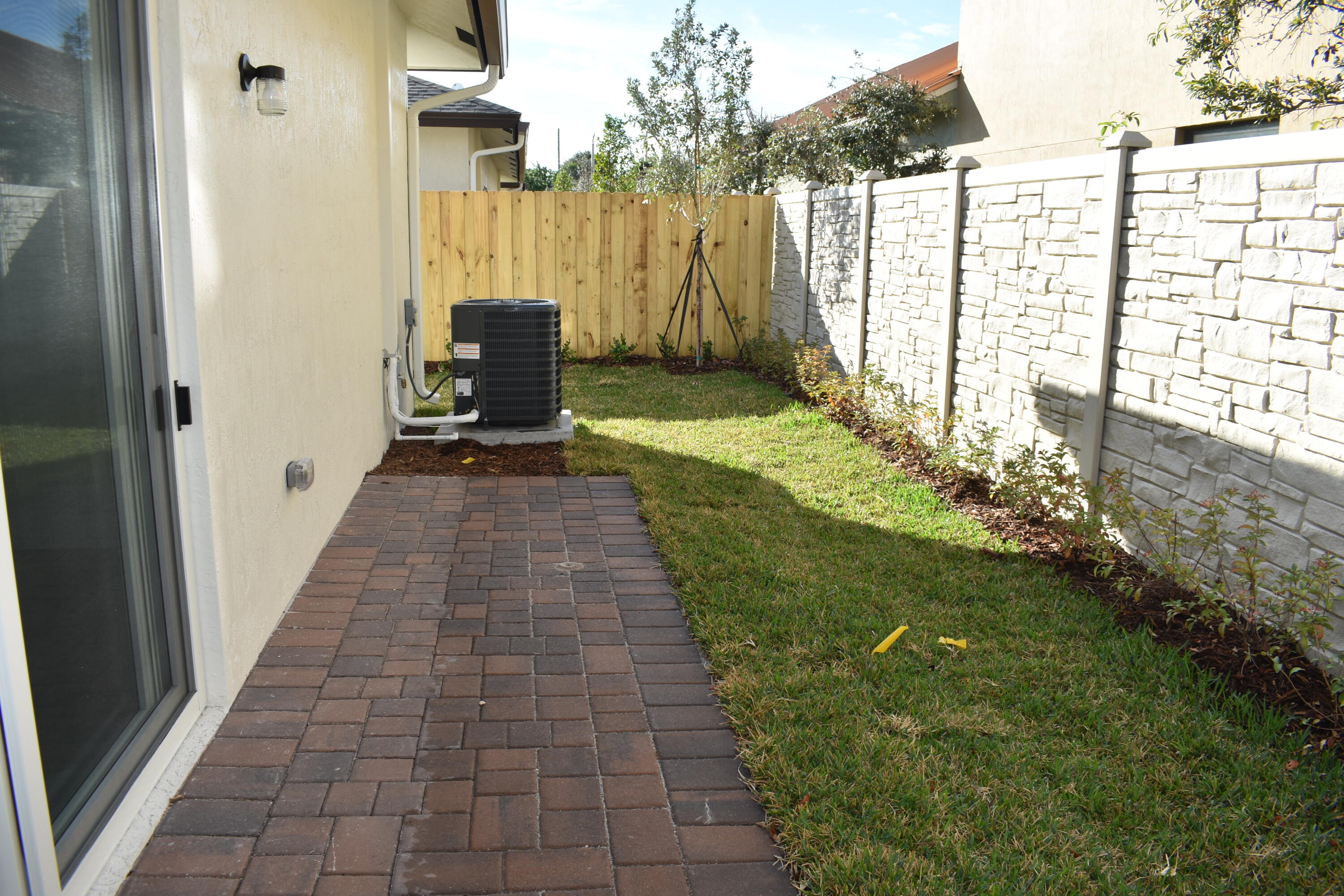 FONTAINE SUBDIVISION - Residential Lease