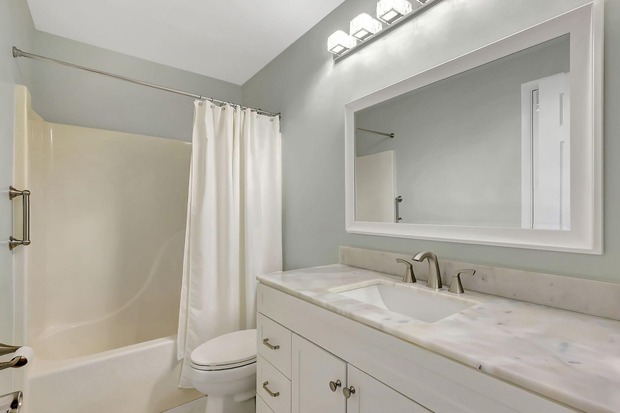 VISTA ST LUCIE BUILDINGS - Residential