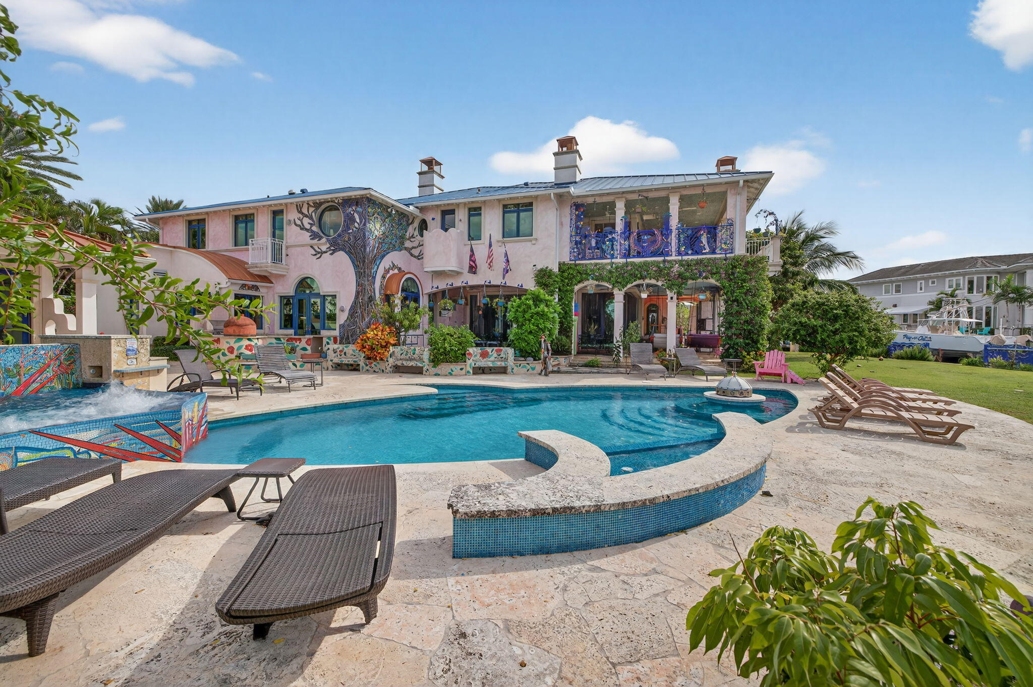 SUN AND SURF CLUB COMMUNITY - Residential