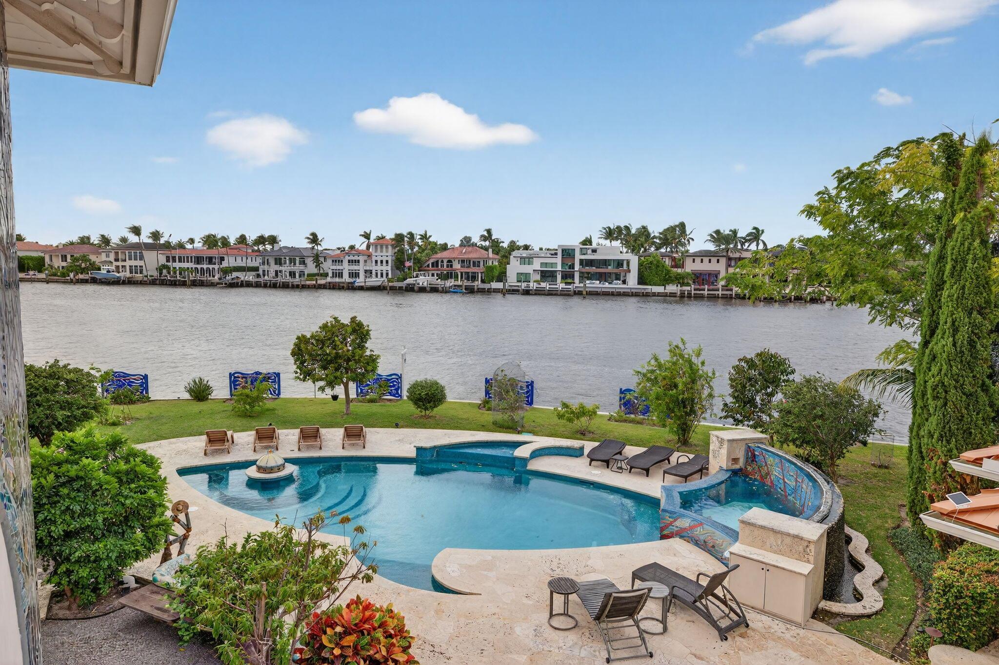 SUN AND SURF CLUB COMMUNI - Residential